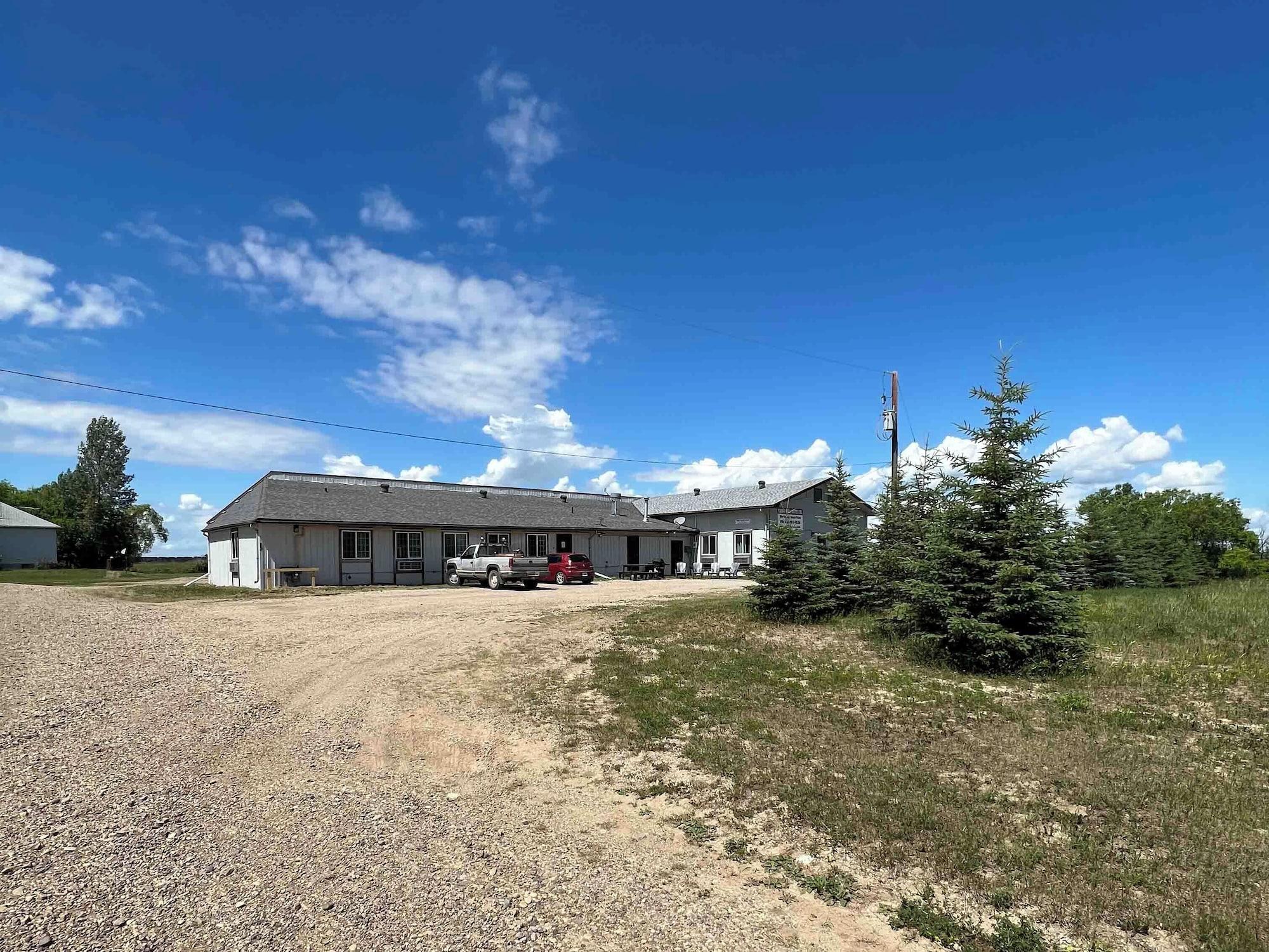 Vista Exterior WorkStay Lodging - Yarbo, SK - Near Esterhazy & Mosaic K1, K2, & K3