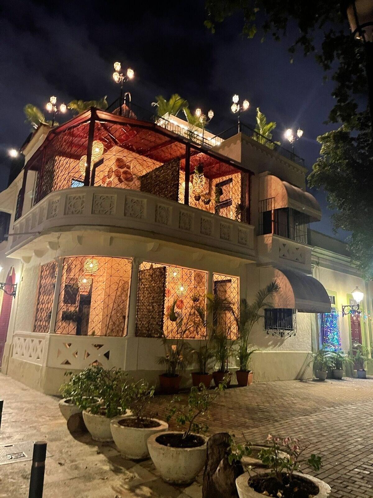 Vista Exterior Studio 27 Colonial
