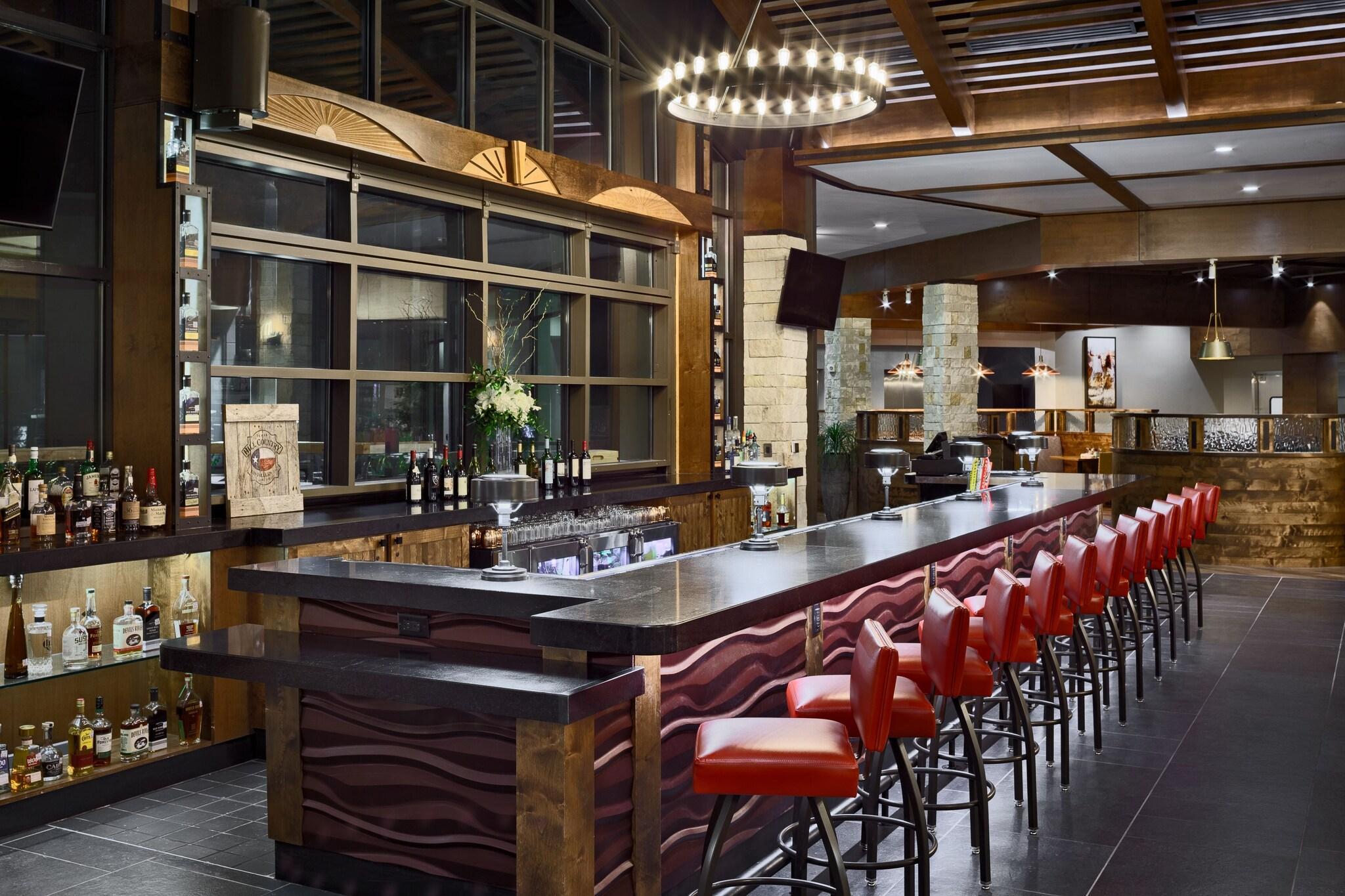 Bar/Salón The Bevy Hotel Boerne - A Doubletree By Hilton