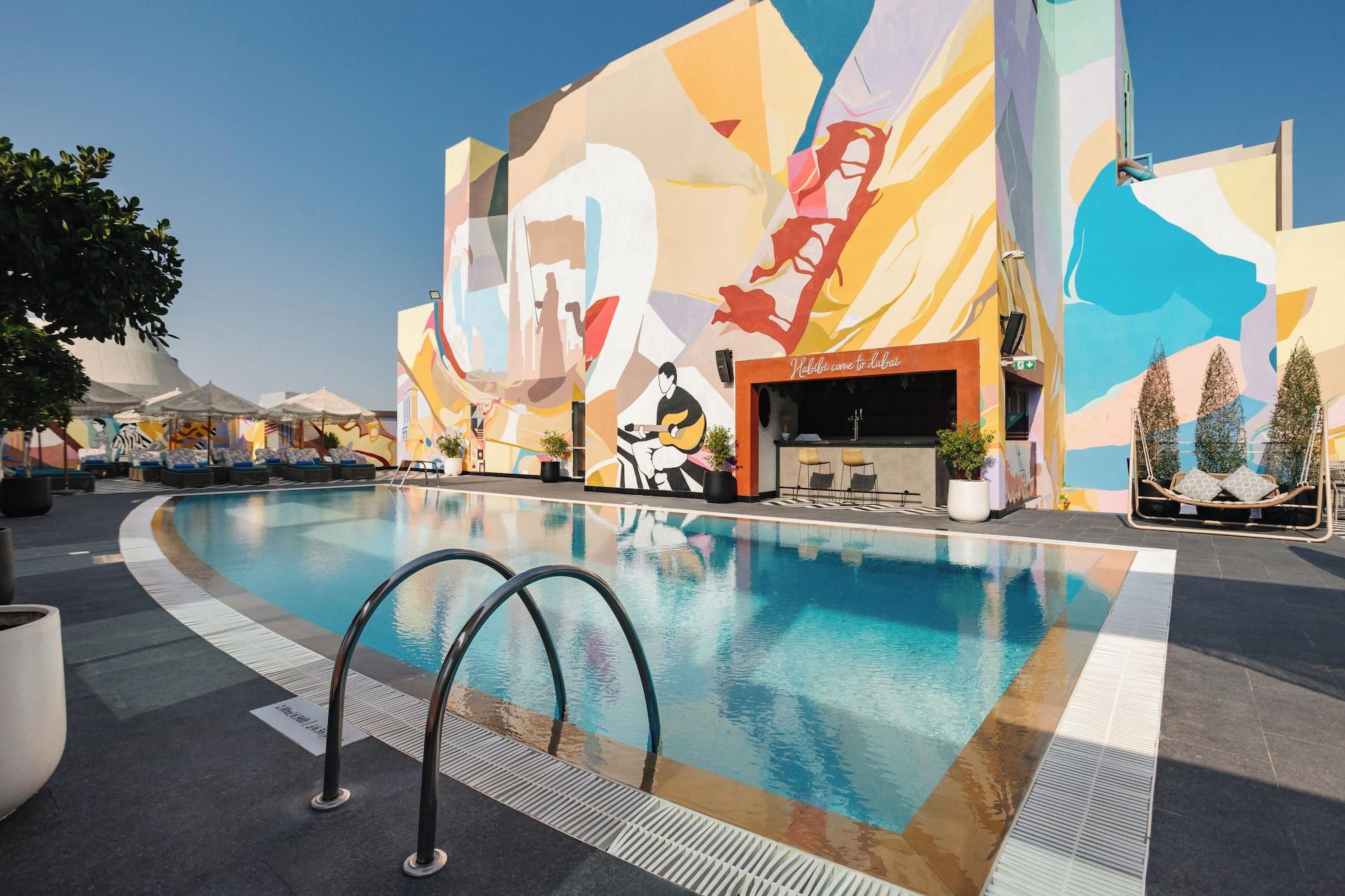 Vista Piscina Pullman Dubai Jumeirah Lakes Towers - Hotel and Residence
