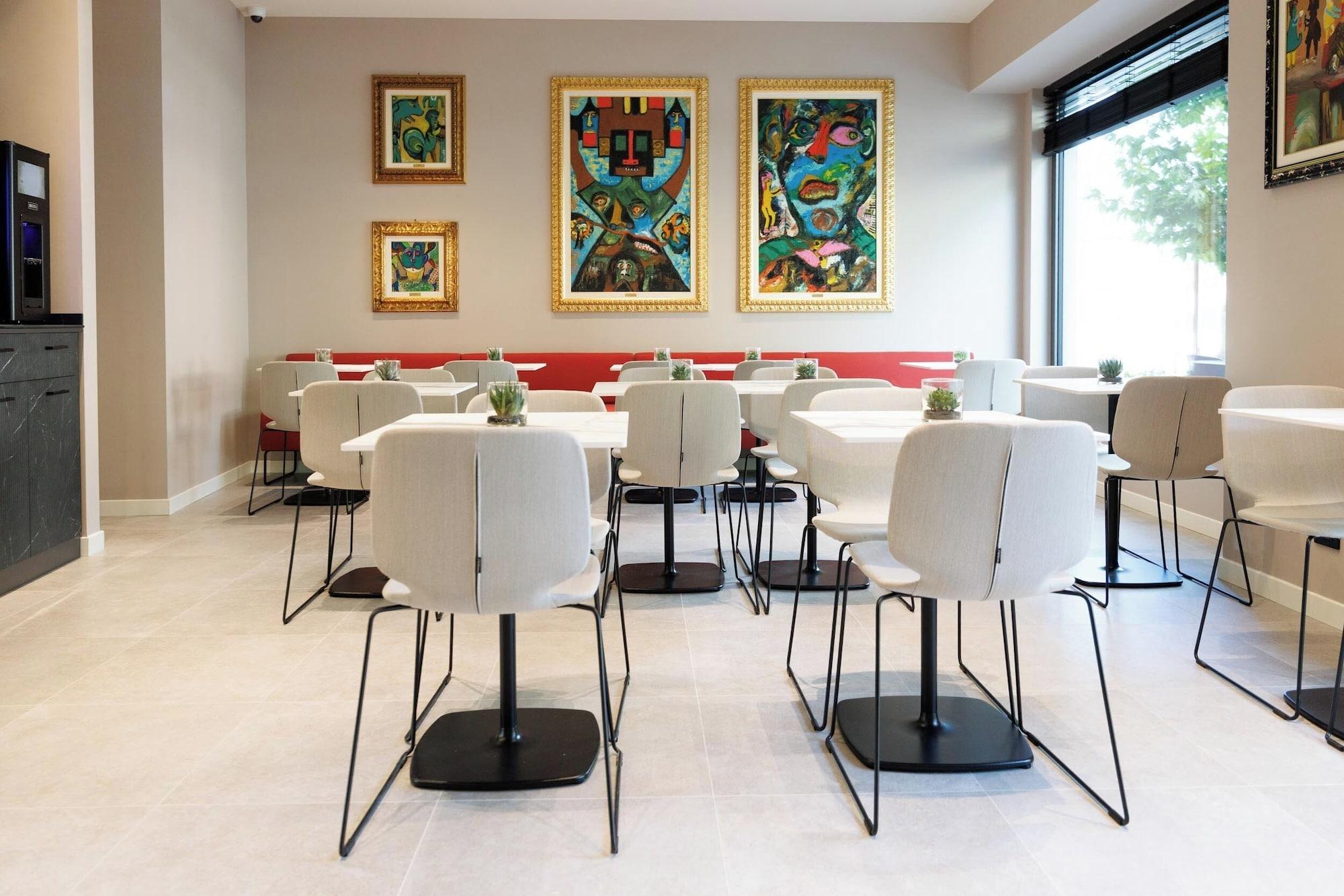 Bar/Salón Hotel Stelvio Tirano