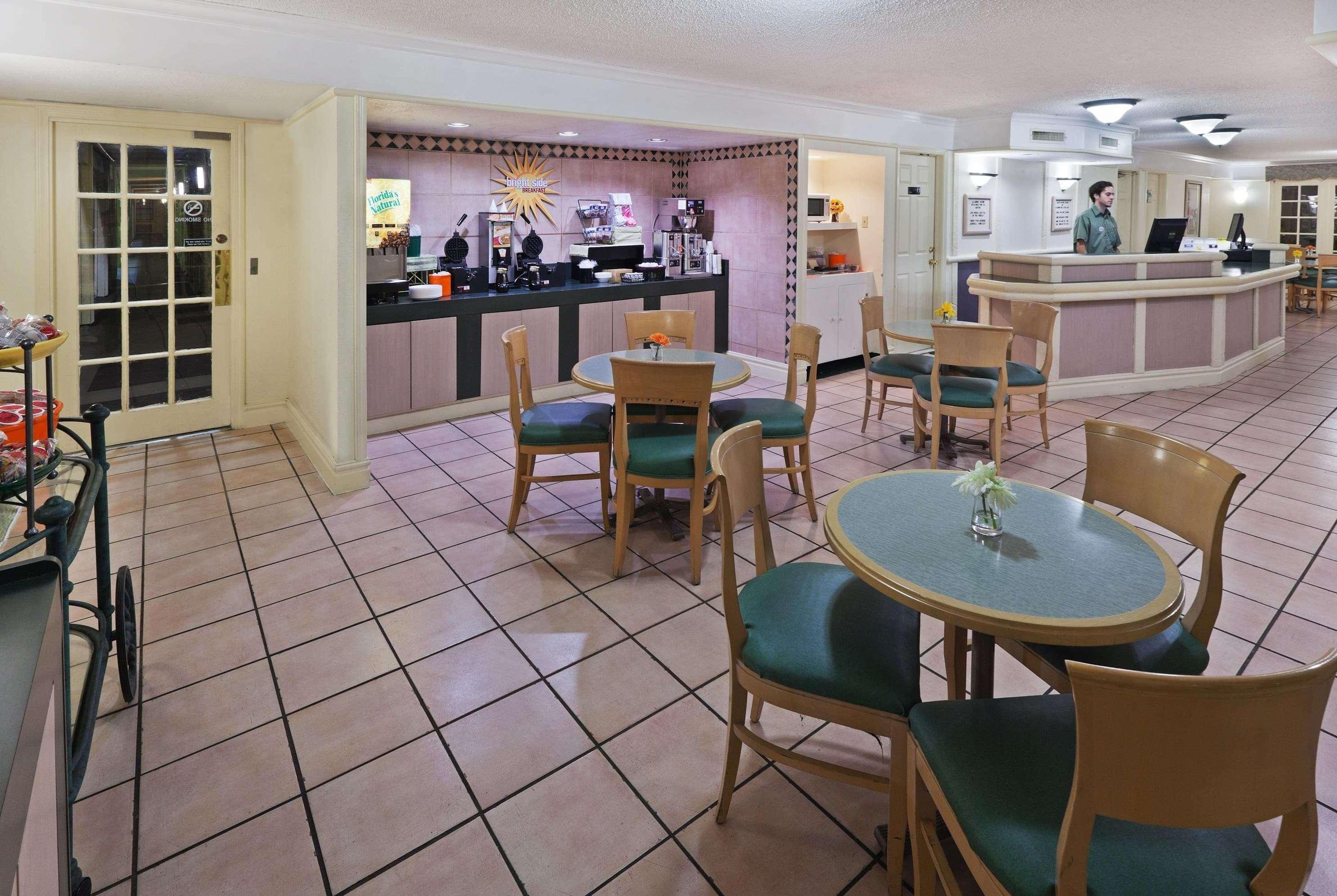 Restaurant La Quinta Inn by Wyndham Austin Oltorf