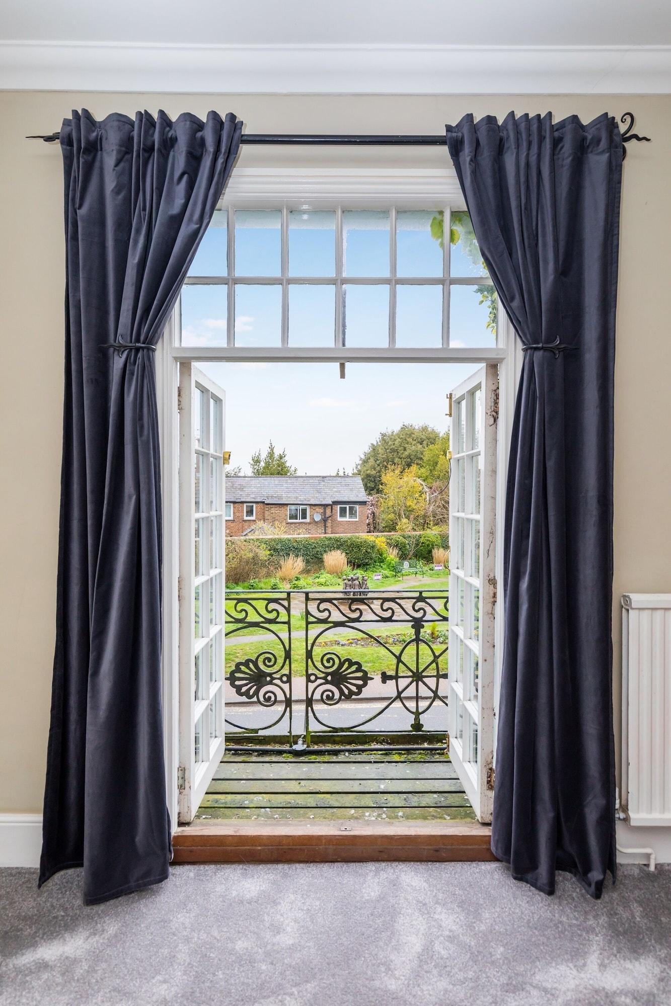 Set de Habitación Morleys Bistro | By Huluki Sussex Stays