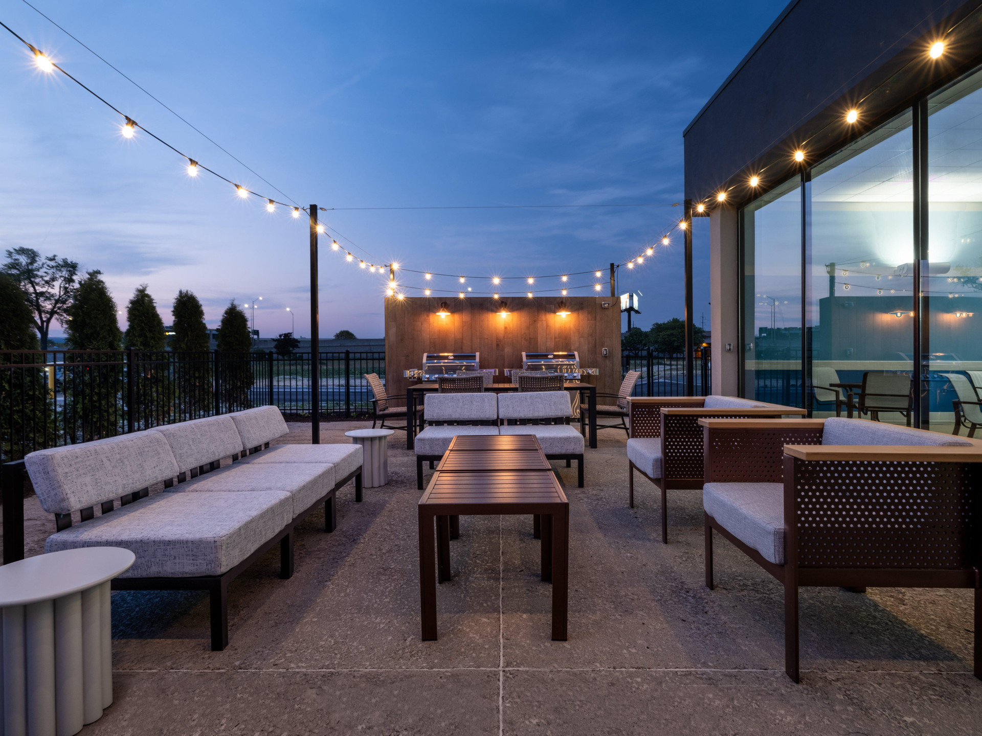 Vista Lobby Staybridge Suites Chicago O'Hare - Rosemont by IHG