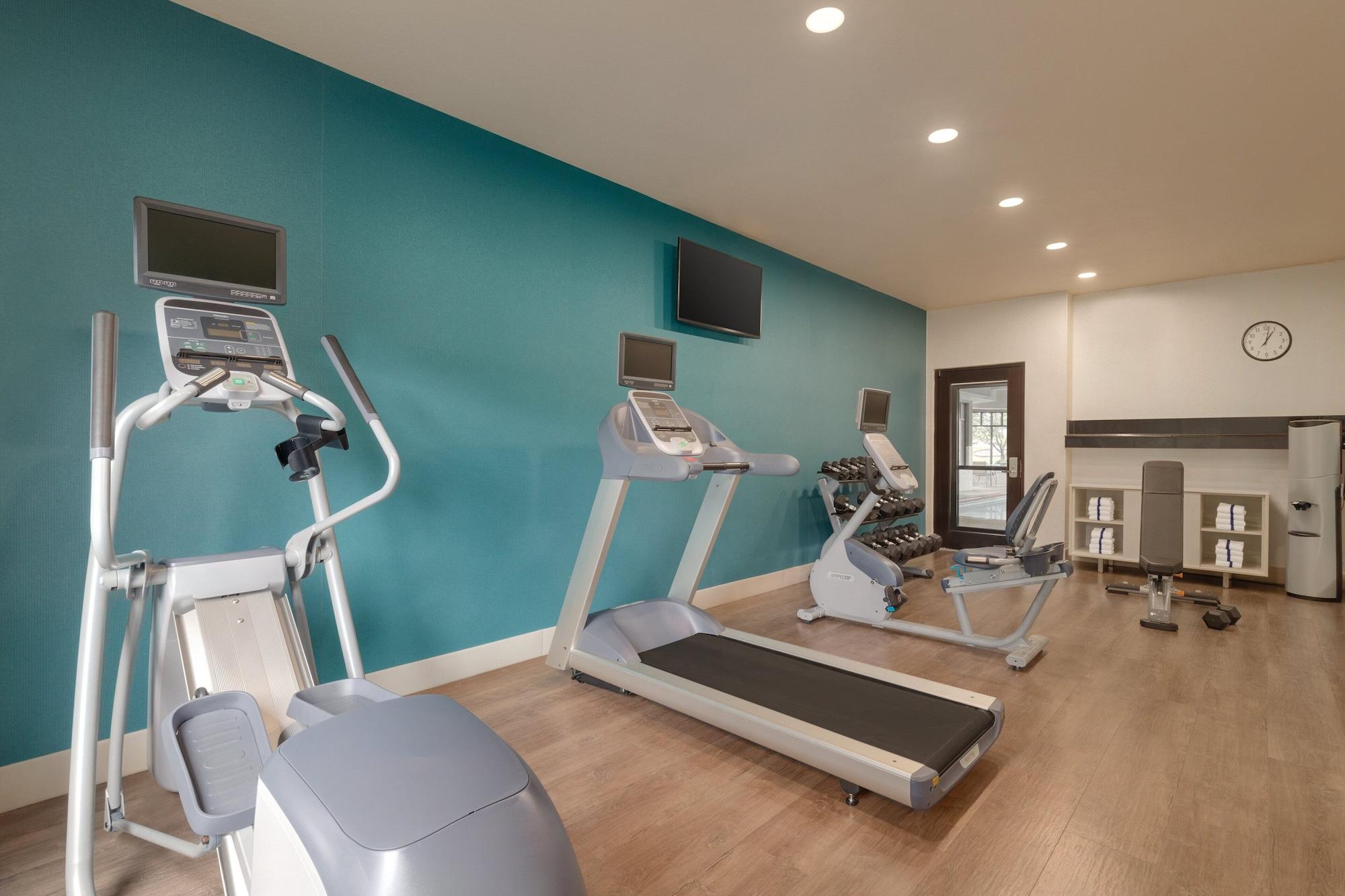 Gimnasio Holiday Inn Express Hotel & Suites Lavonia by IHG