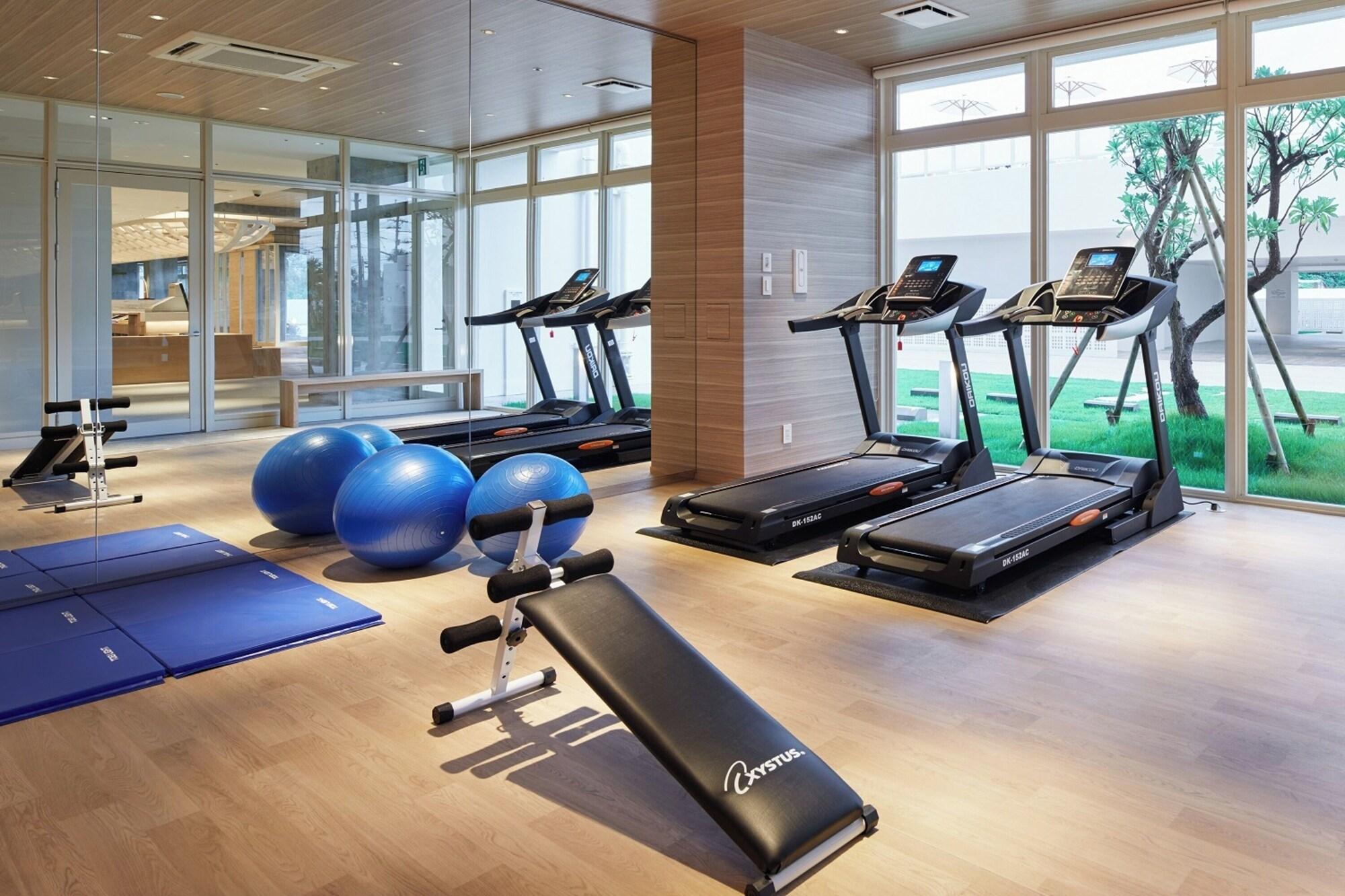 Gimnasio BEB5 Okinawa Seragaki by Hoshino Resorts