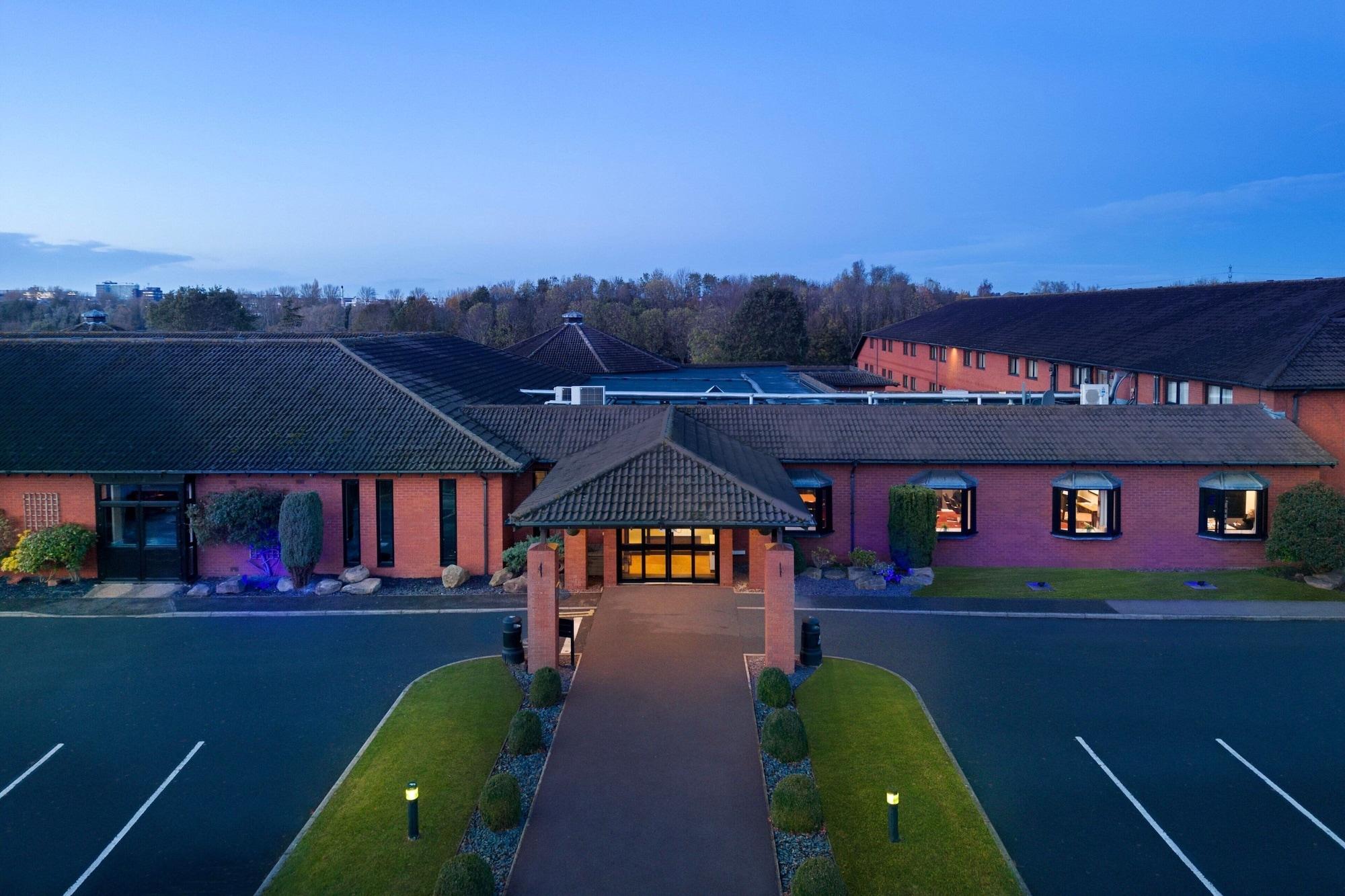 Vista Exterior Delta Hotels by Marriott Northampton