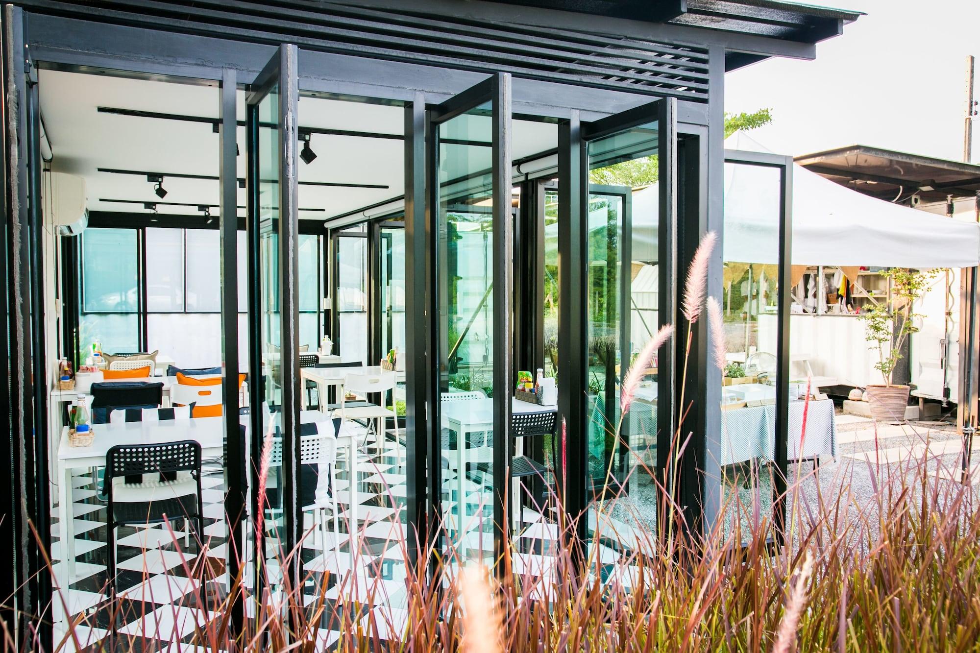 Restaurant The Restro