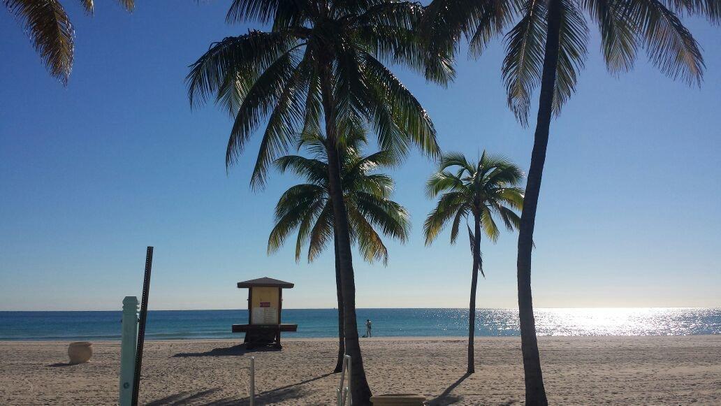 Playa Hollywood Beach Side Apartments