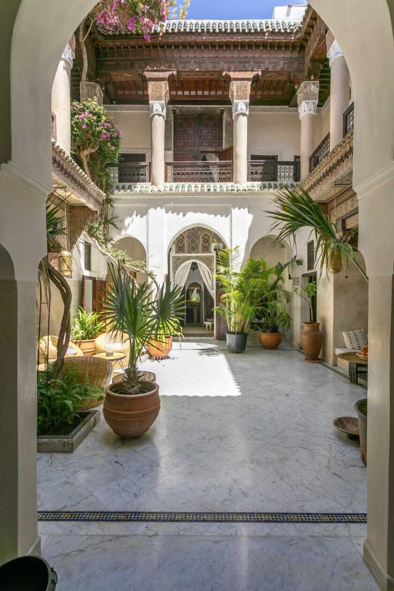 Varios Riad Safar