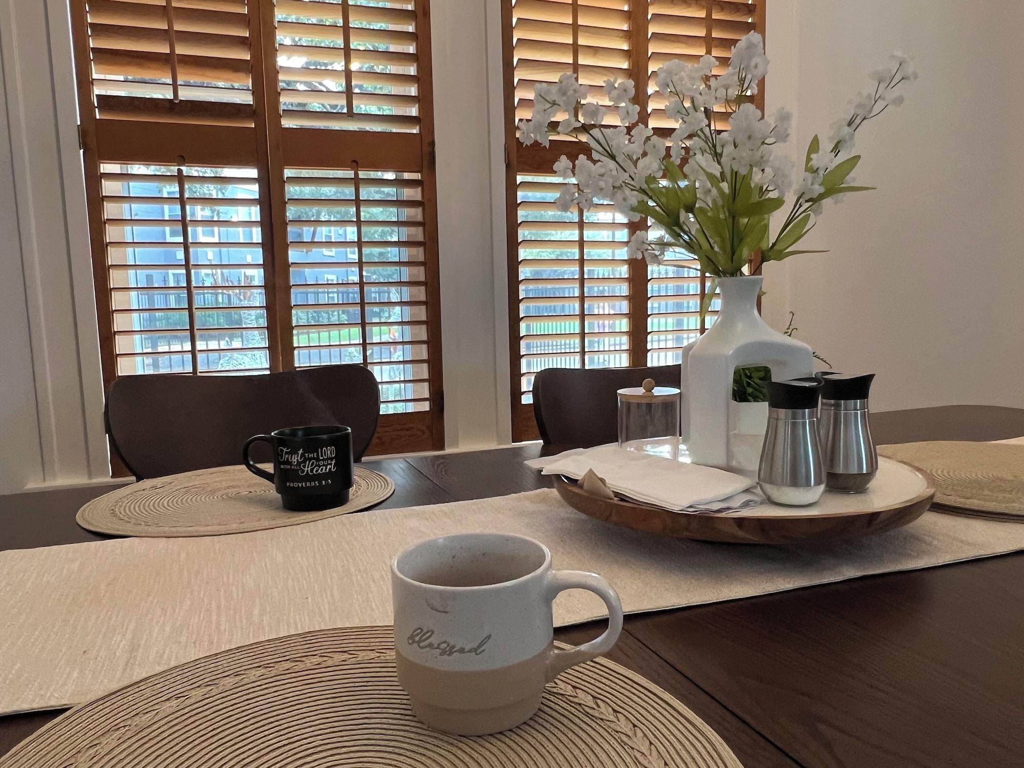 Restaurant MyCrib Houston Hostel