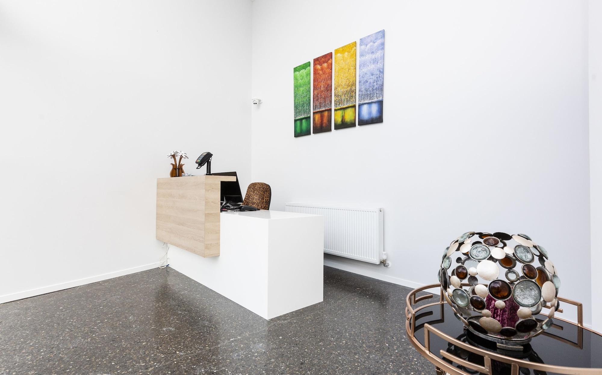 Vista Lobby Zachary's Motel