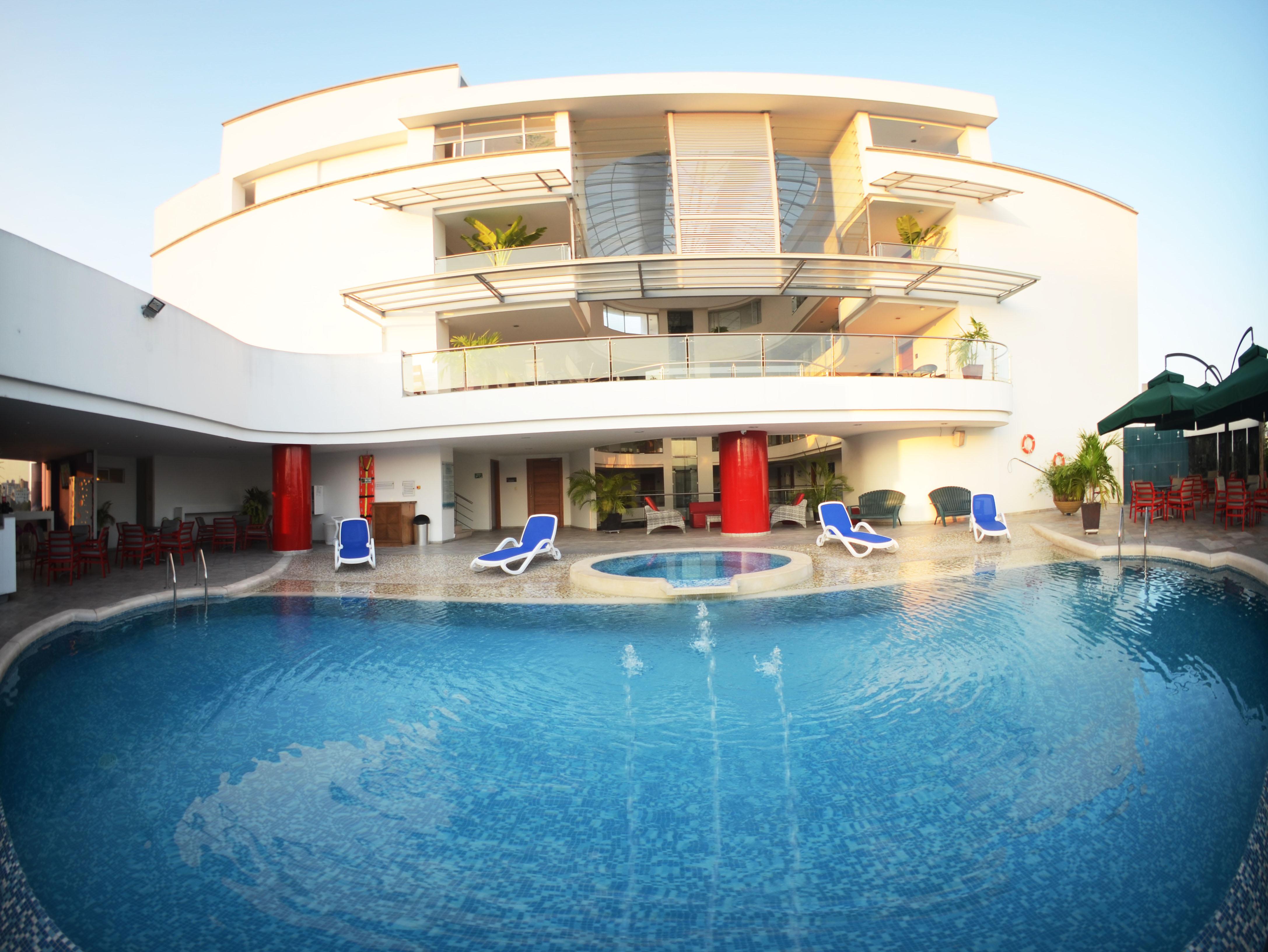 Vista Piscina Hotel Atrium Plaza