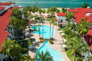 Los Mejores Hoteles de 5 Estrellas Cerca de Playa Tortugas