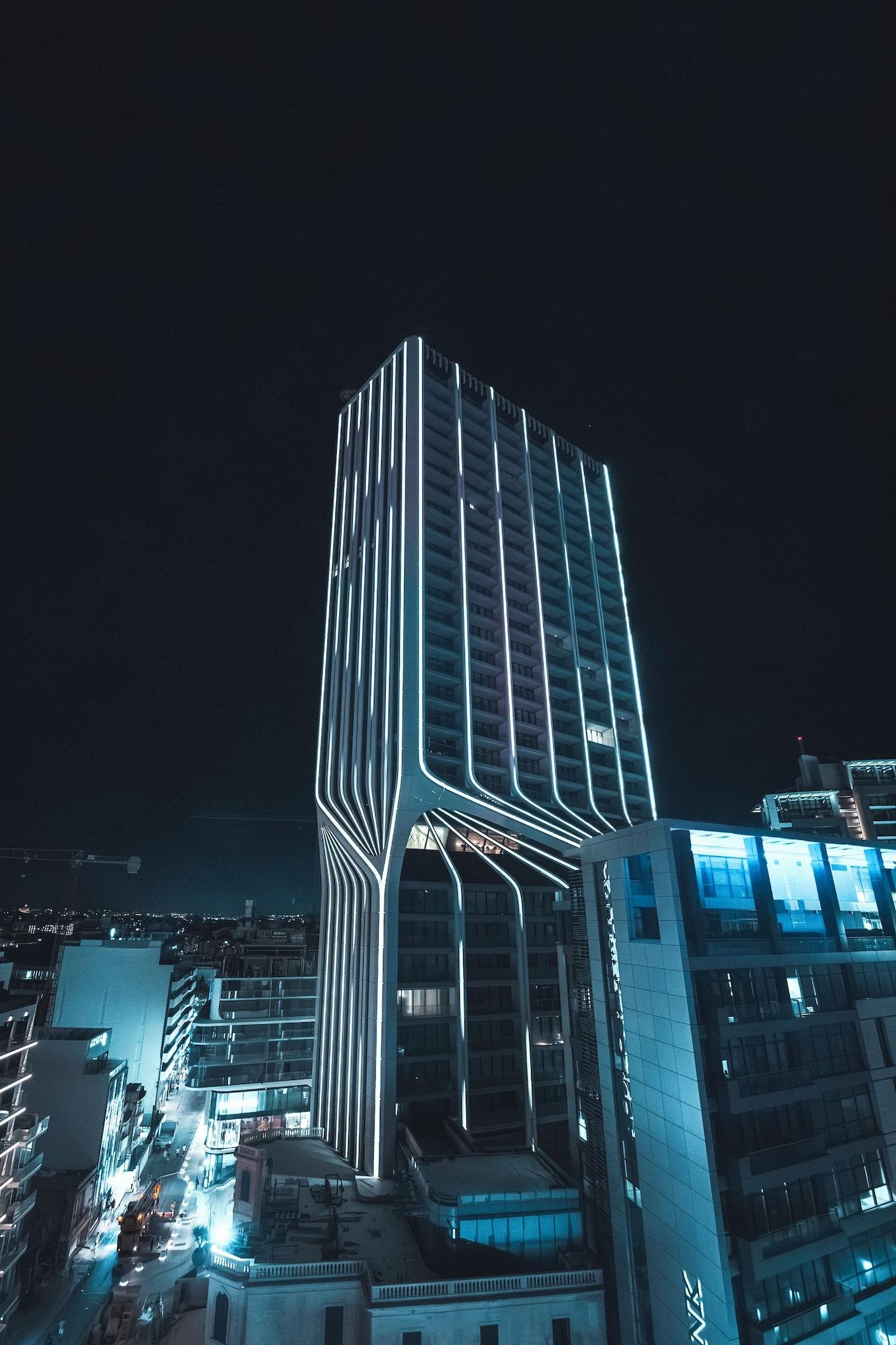 Varios So City Hotel
