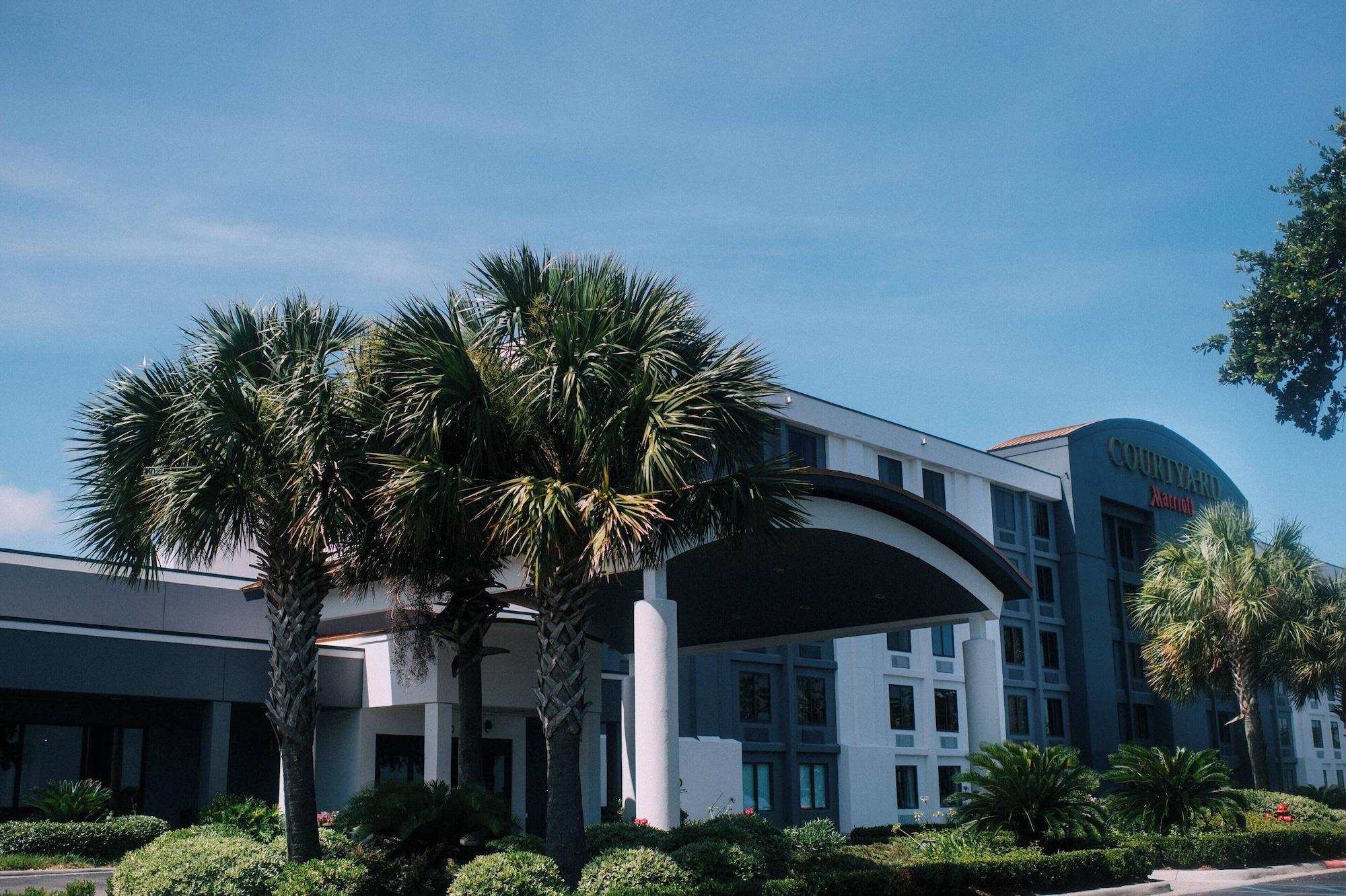 Vista Exterior Courtyard by Marriott Gulfport Beachfront