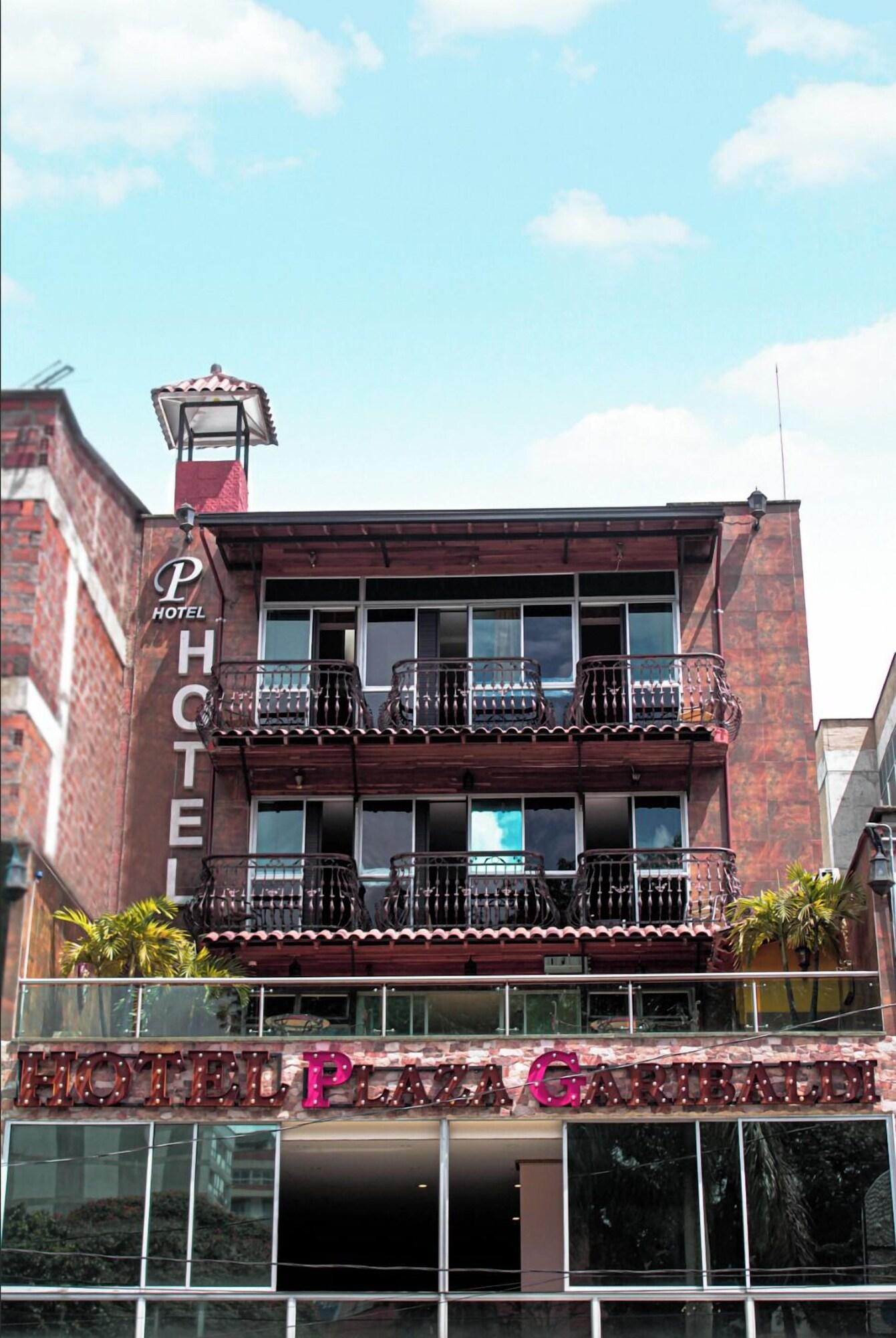 Varios Hotel Plaza Garibaldi