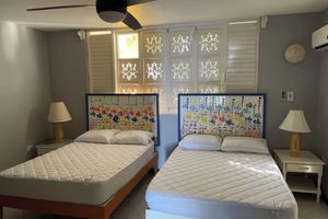 Alquiler Vacacional - BEACHFRONT APT 2BED/2BATH OCEANFRONT.Renovated,Wi-Fi,Tennis,Gym,Cable, Hot water