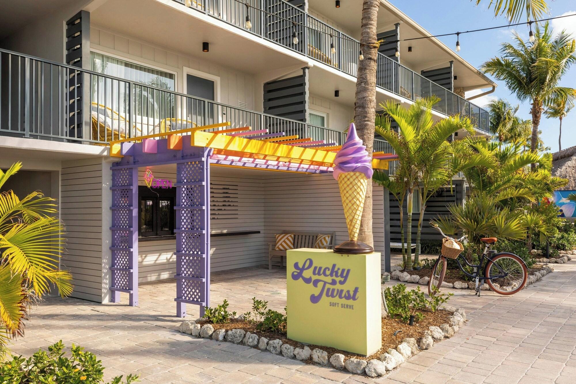 Restaurant Three Waters Resort and Marina, Islamorada, a Tribute Portfolio Resort