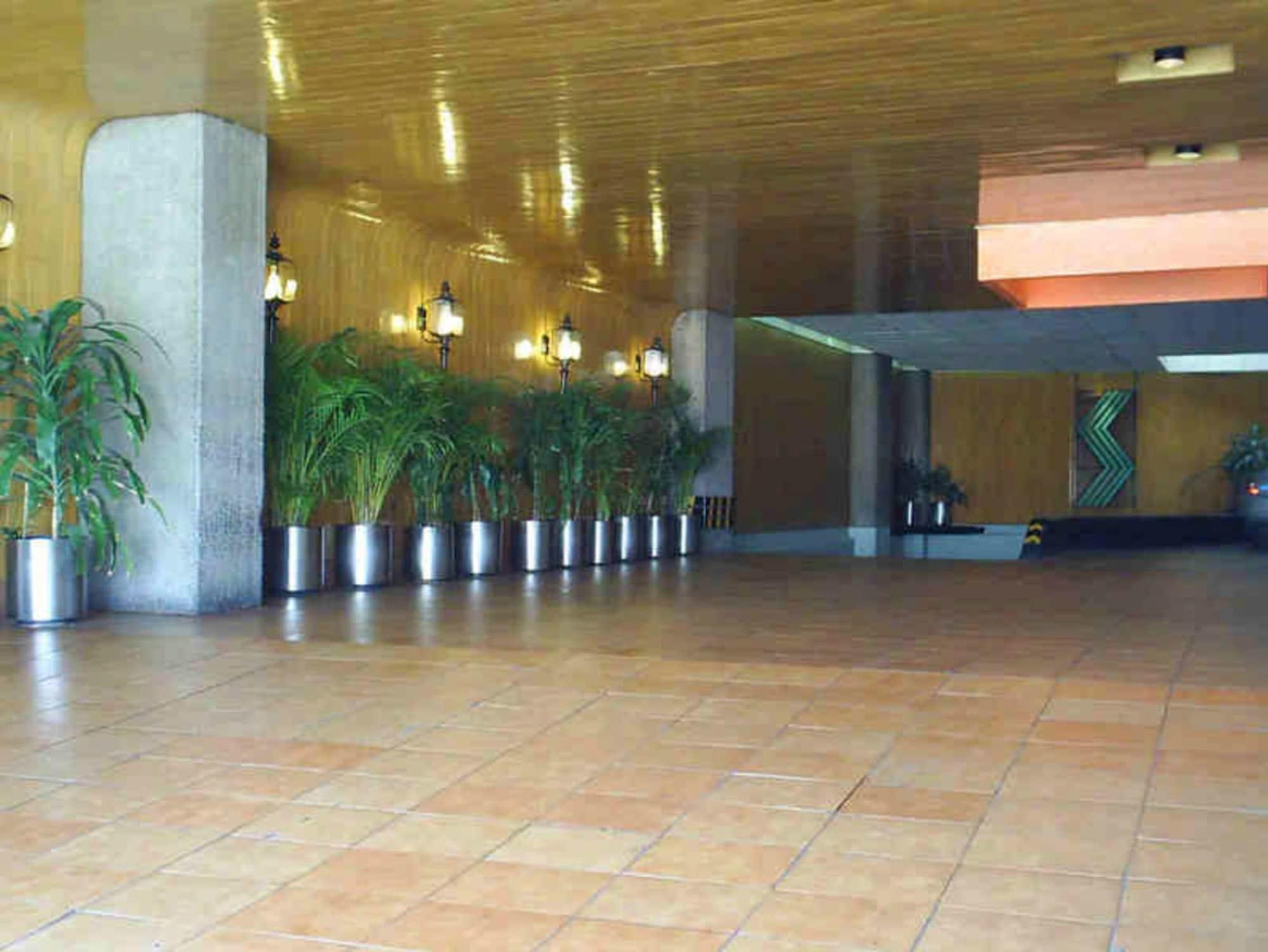 Vista Exterior Segovia Regency Hotel