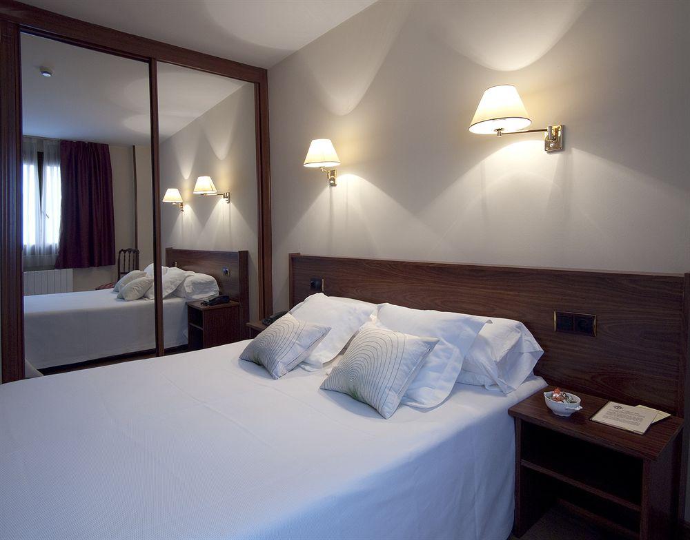 Habitación Hotel y Apartamentos Arias