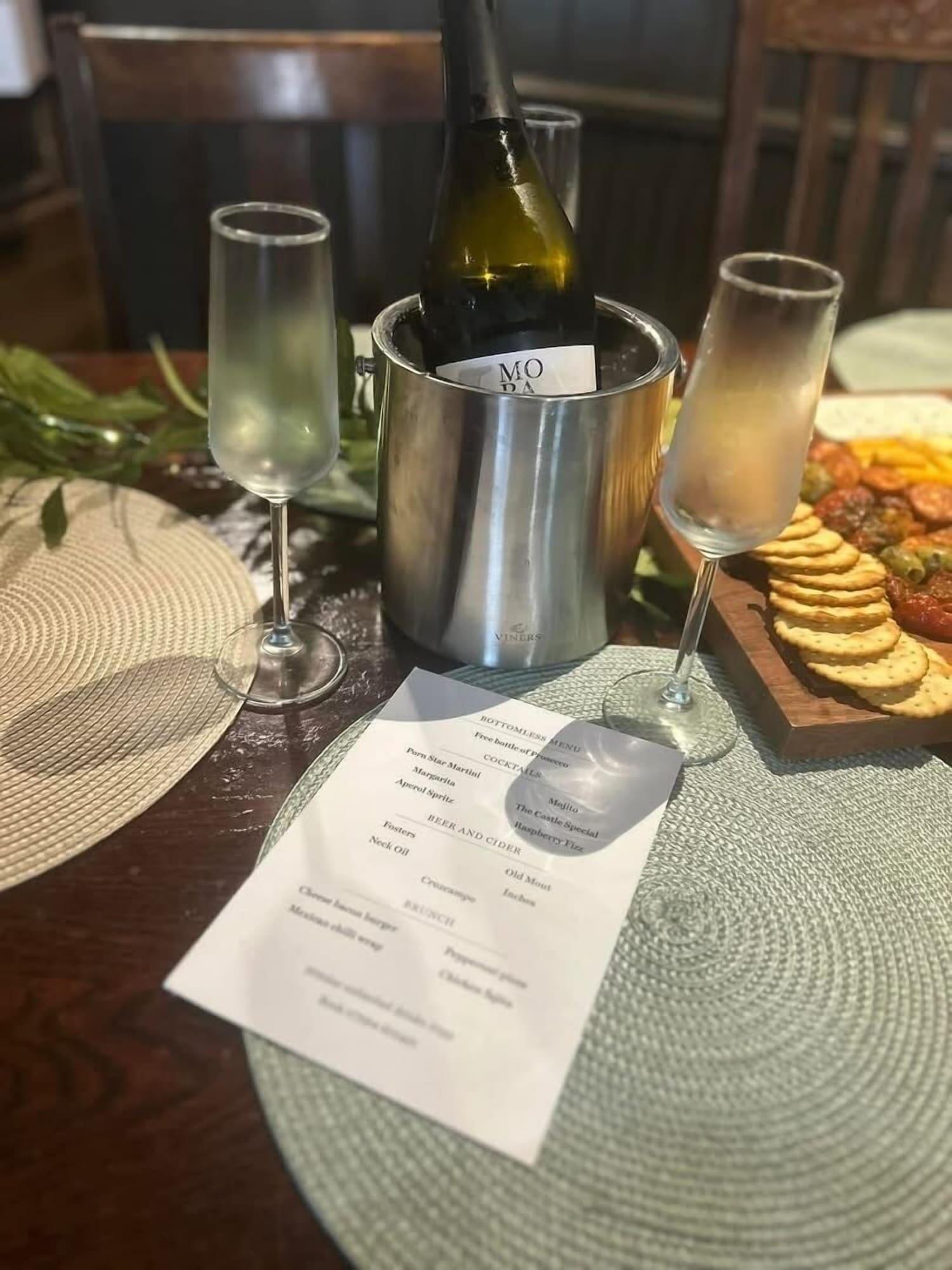 Restaurant The Castle Tavern