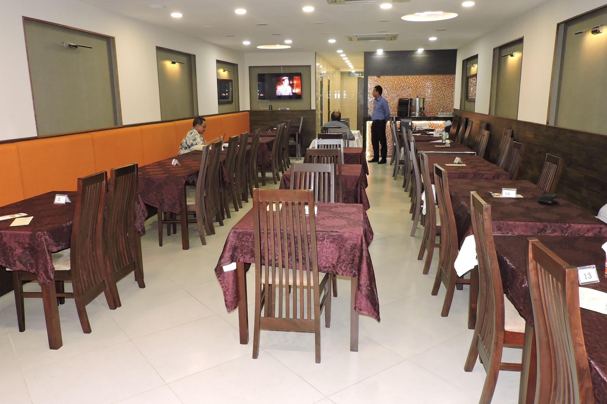 Restaurant Golden Suites Hotel