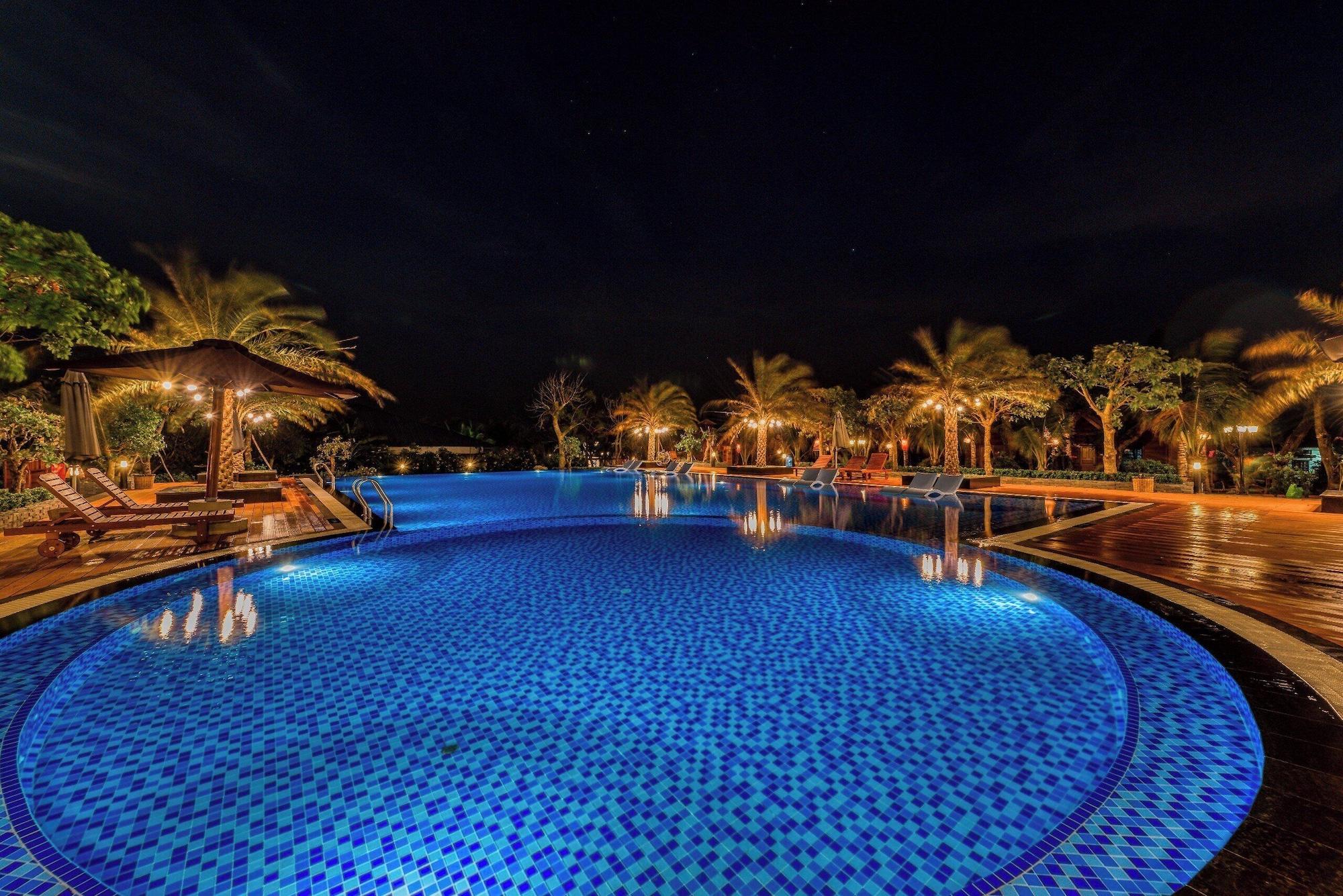 Vista Piscina Honba Lagi Beach Resort
