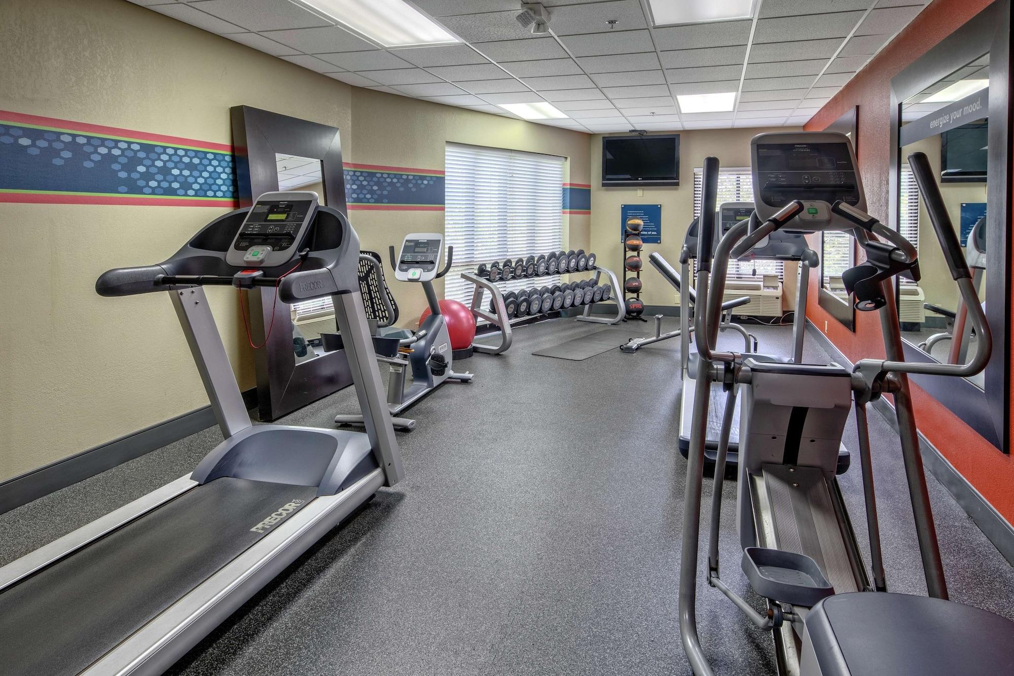 Gimnasio Hampton Inn Corinth