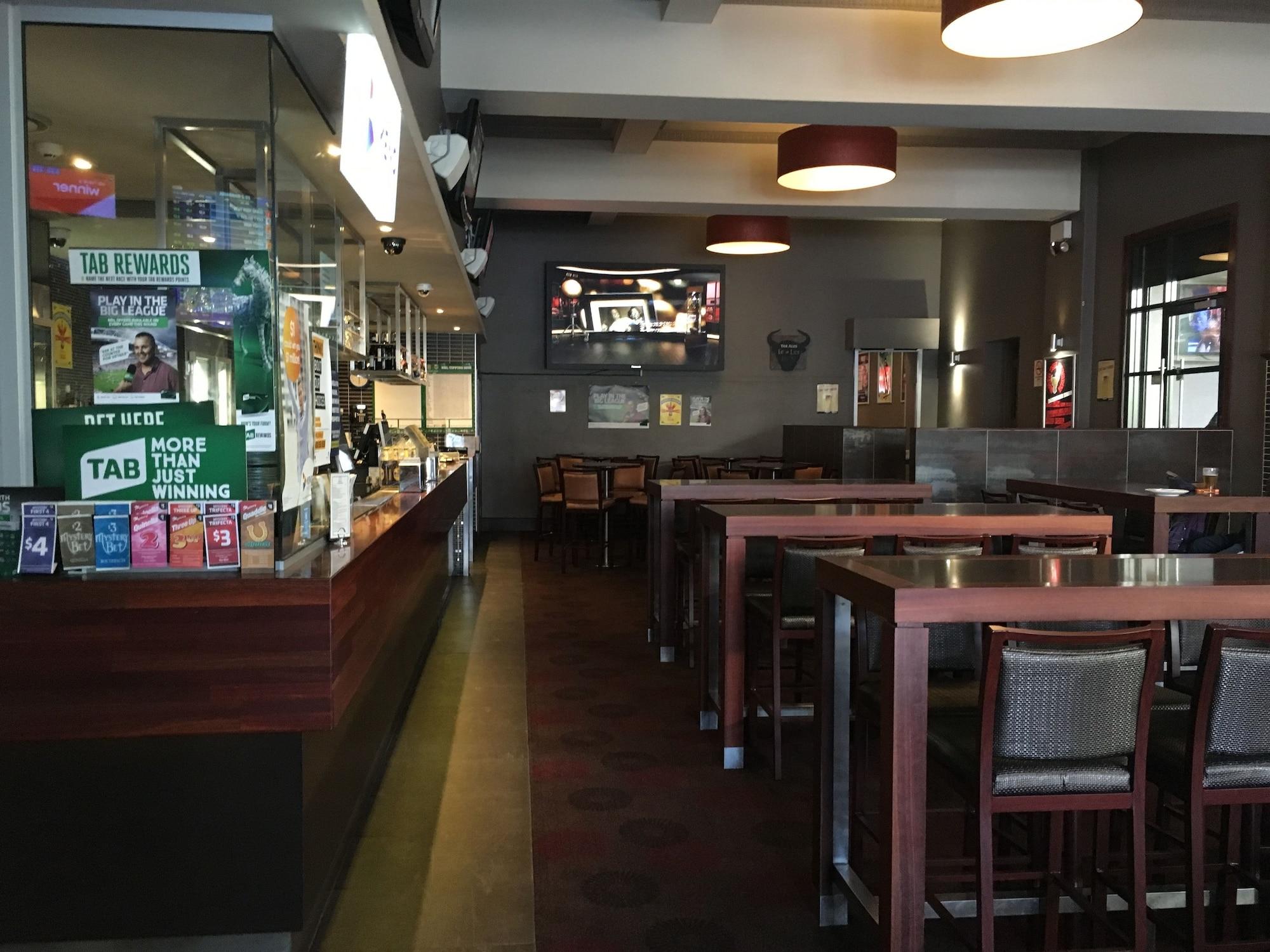 Bar/Salón Strathfield Hotel