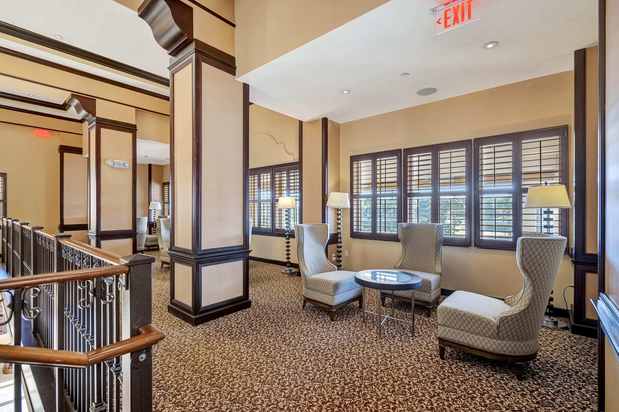 Vista Lobby The Village Resort Suite and Spa