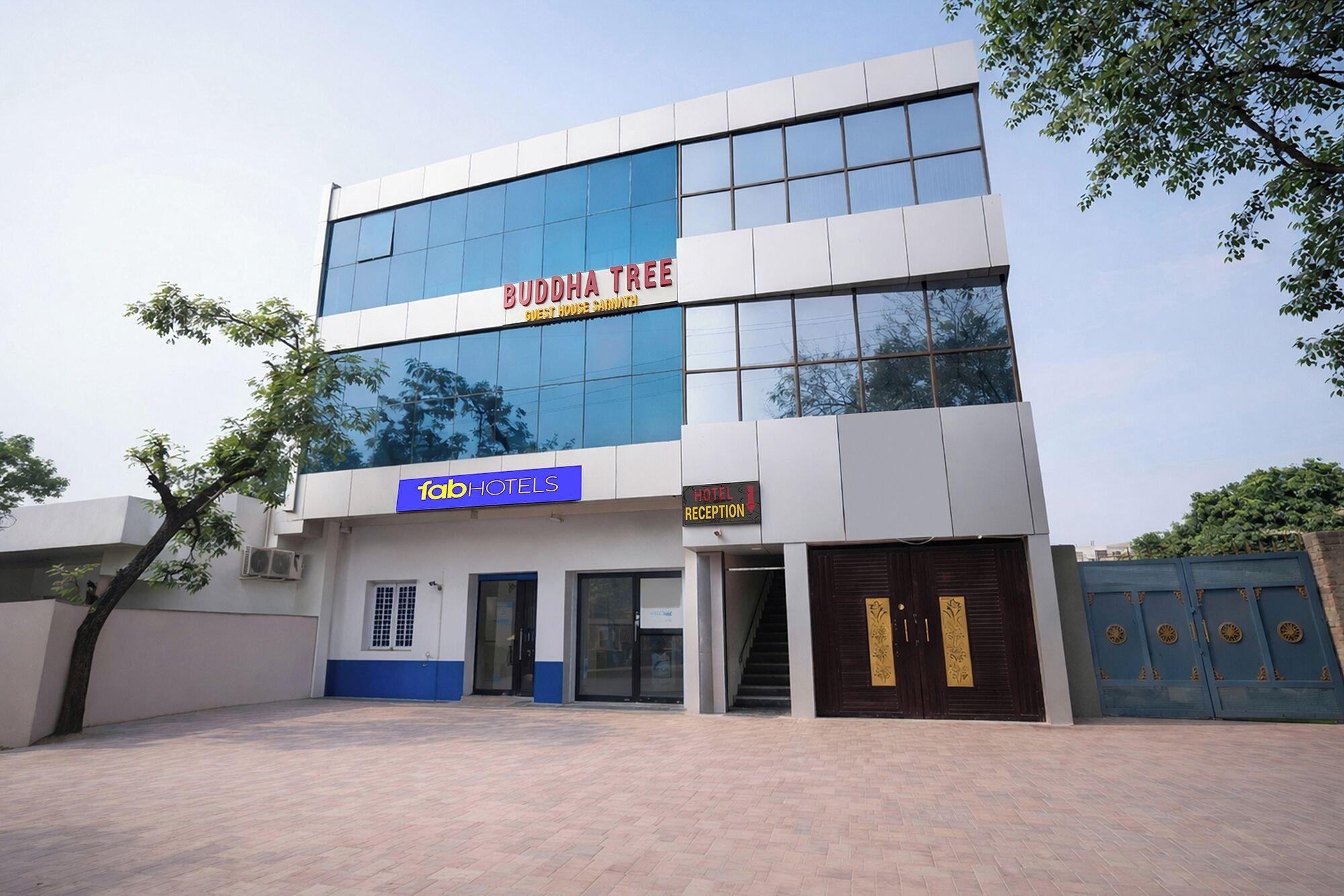 Vista Exterior Fabhotel Budha Tree