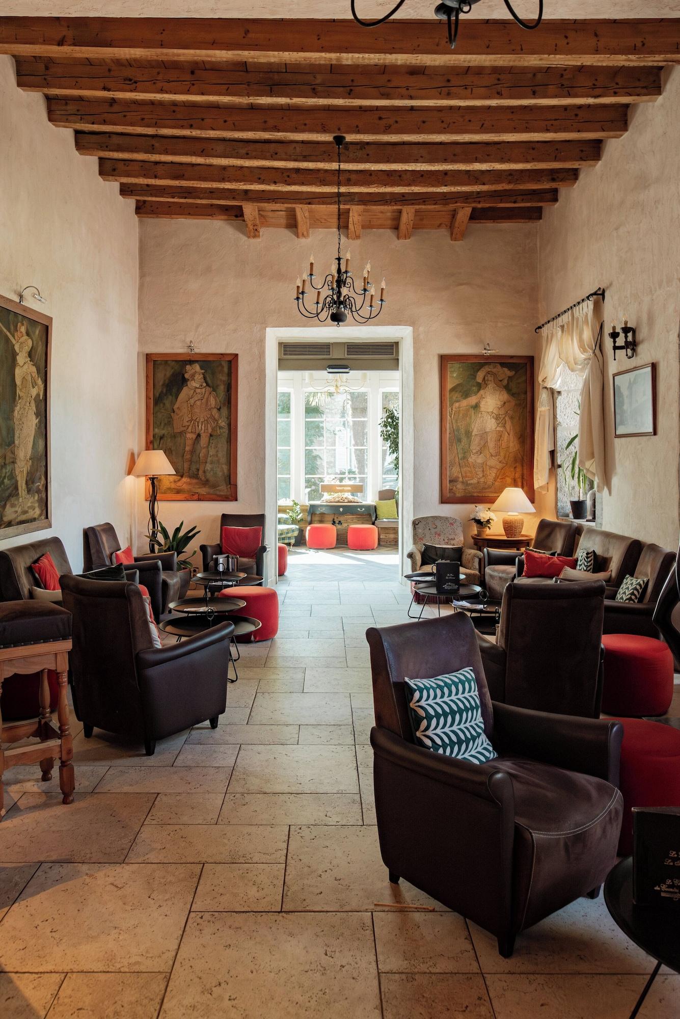 Vista Lobby Chateau des Comtes de Challes