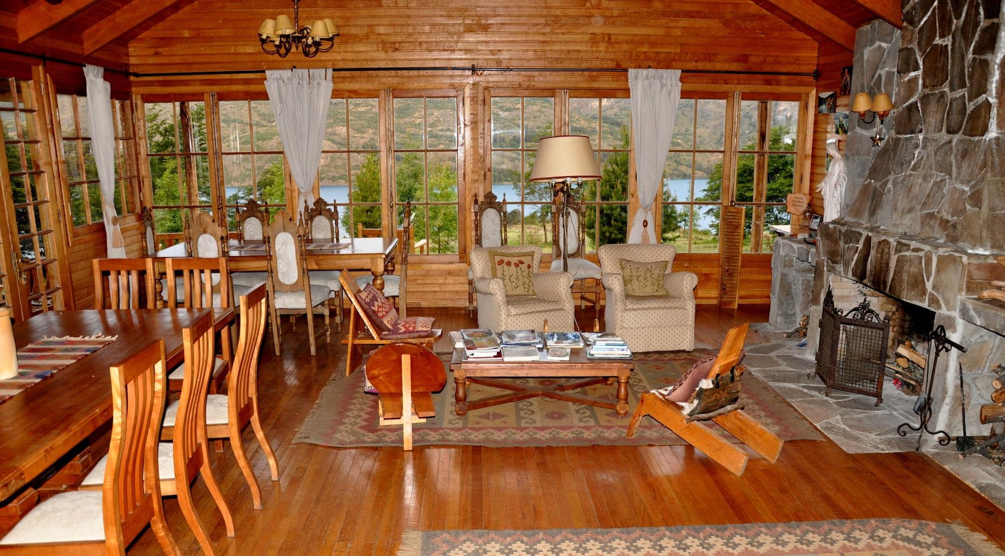 Vista Lobby Mallin Colorado Ecolodge