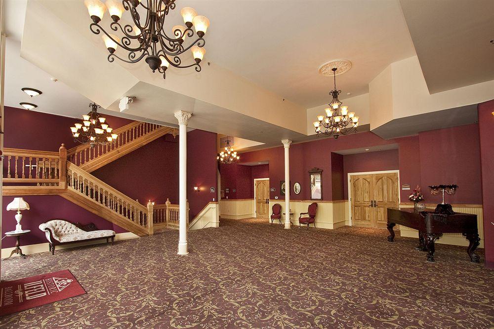 Historic Plaza Hotel by null