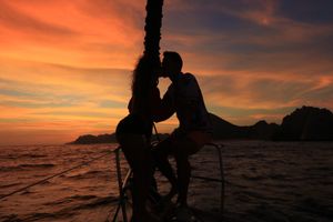 Actividad - *Disfruta un Atardecer en un Lujoso Velero CSL