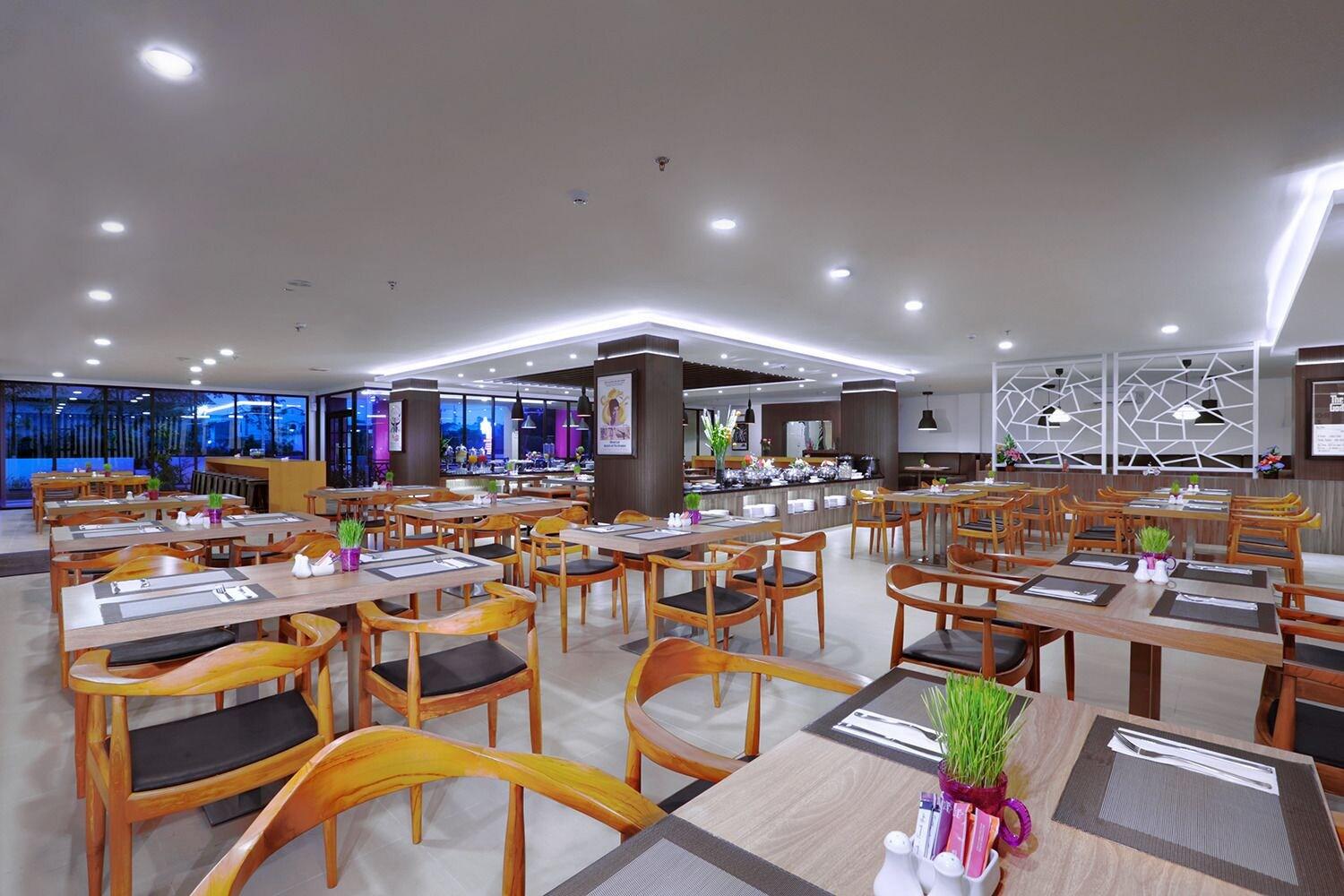 Restaurant OS Style Hotel Batu Aji Batam Powered by Archipelago