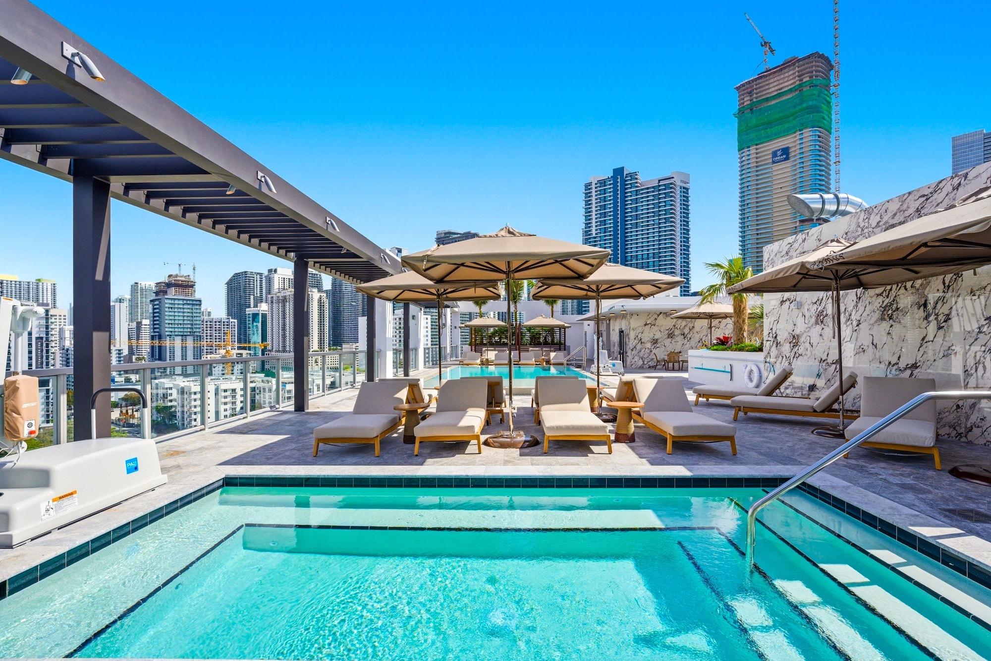 Varios Domus Brickell Park