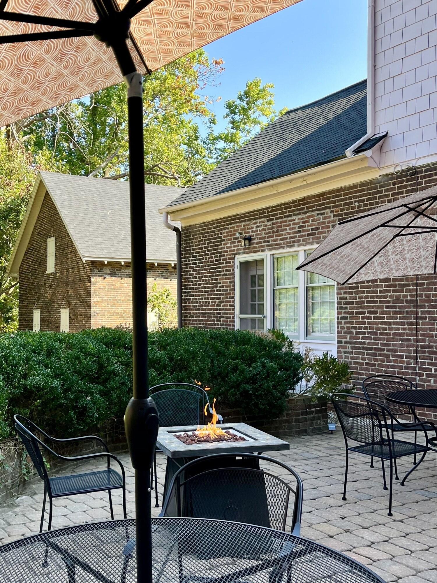 Comodidades del Alojamiento Charred Oaks Inn