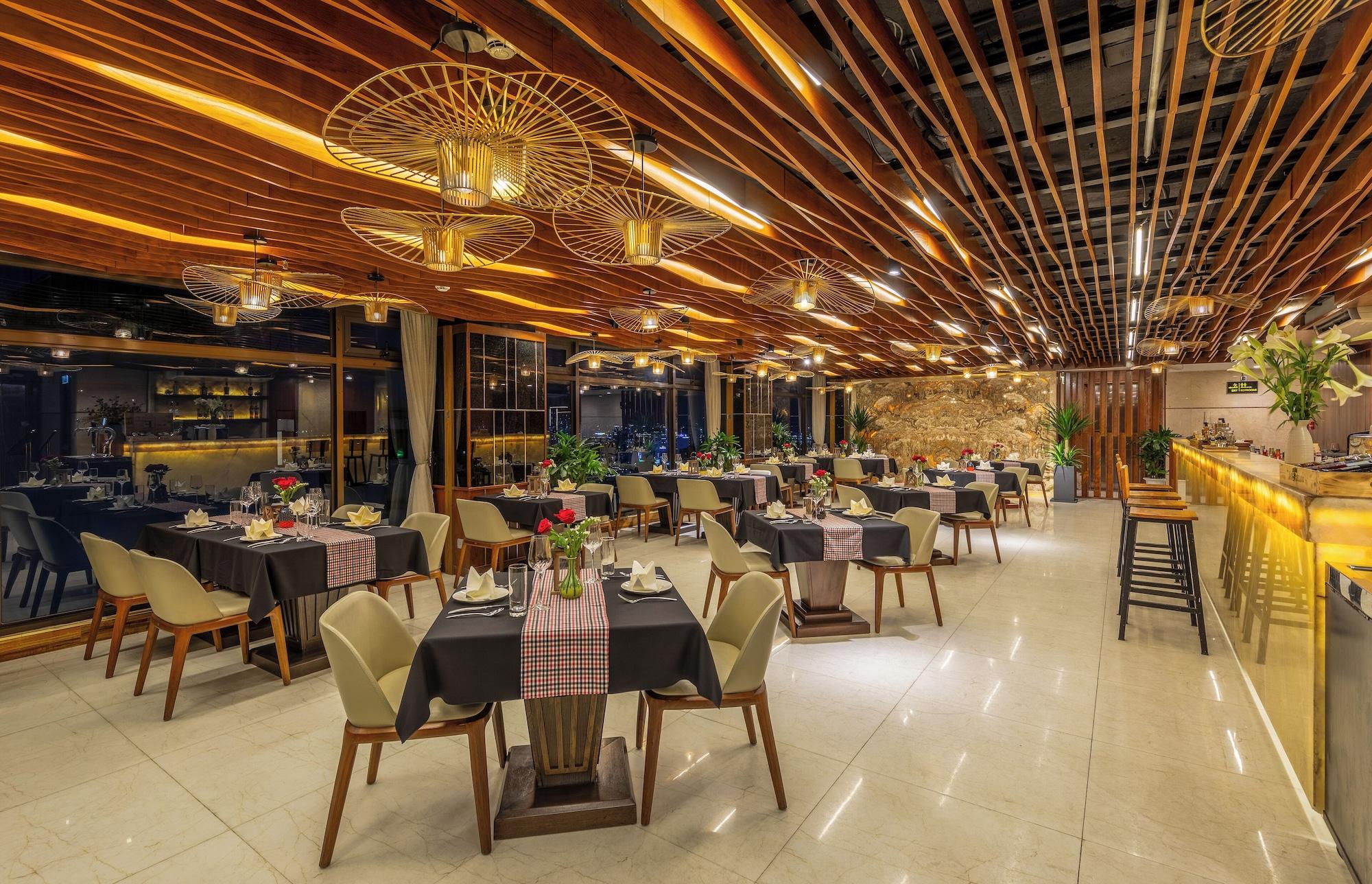 Restaurant Mandila Beach Hotel DaNang