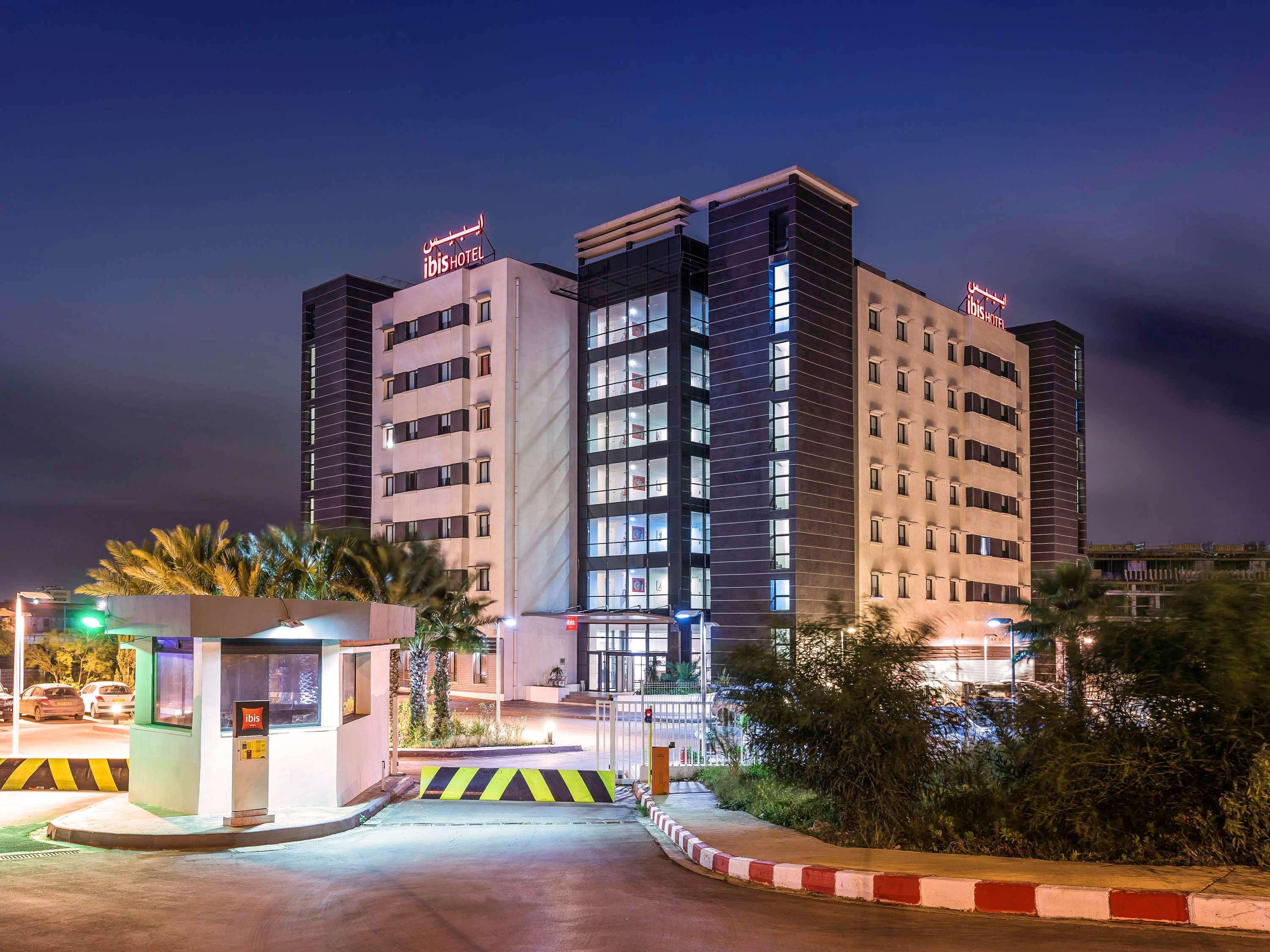 Vista Exterior ibis Oran Les Falaises
