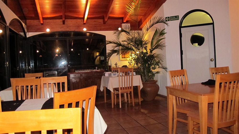 Bar/Salón Portal de la Montaña