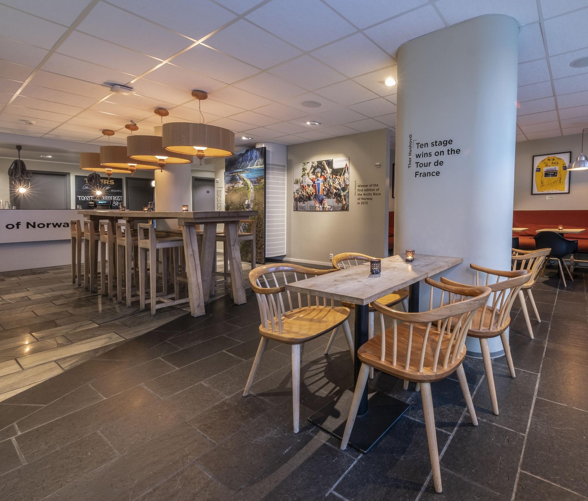 Bar/Salón Scandic Harstad