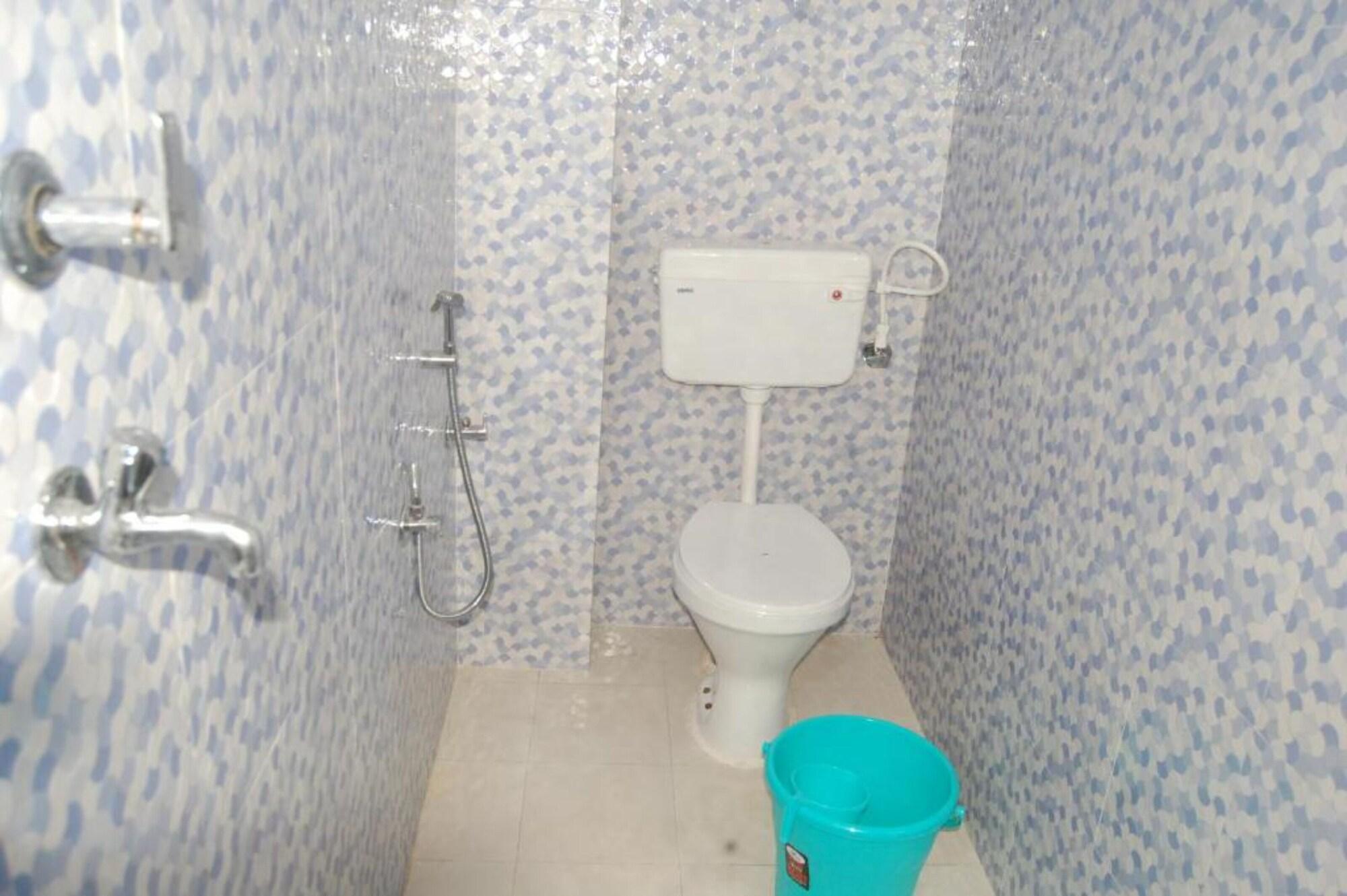 Equipamiento de Habitación Goroomgo Mahamaya Guest House Varanasi