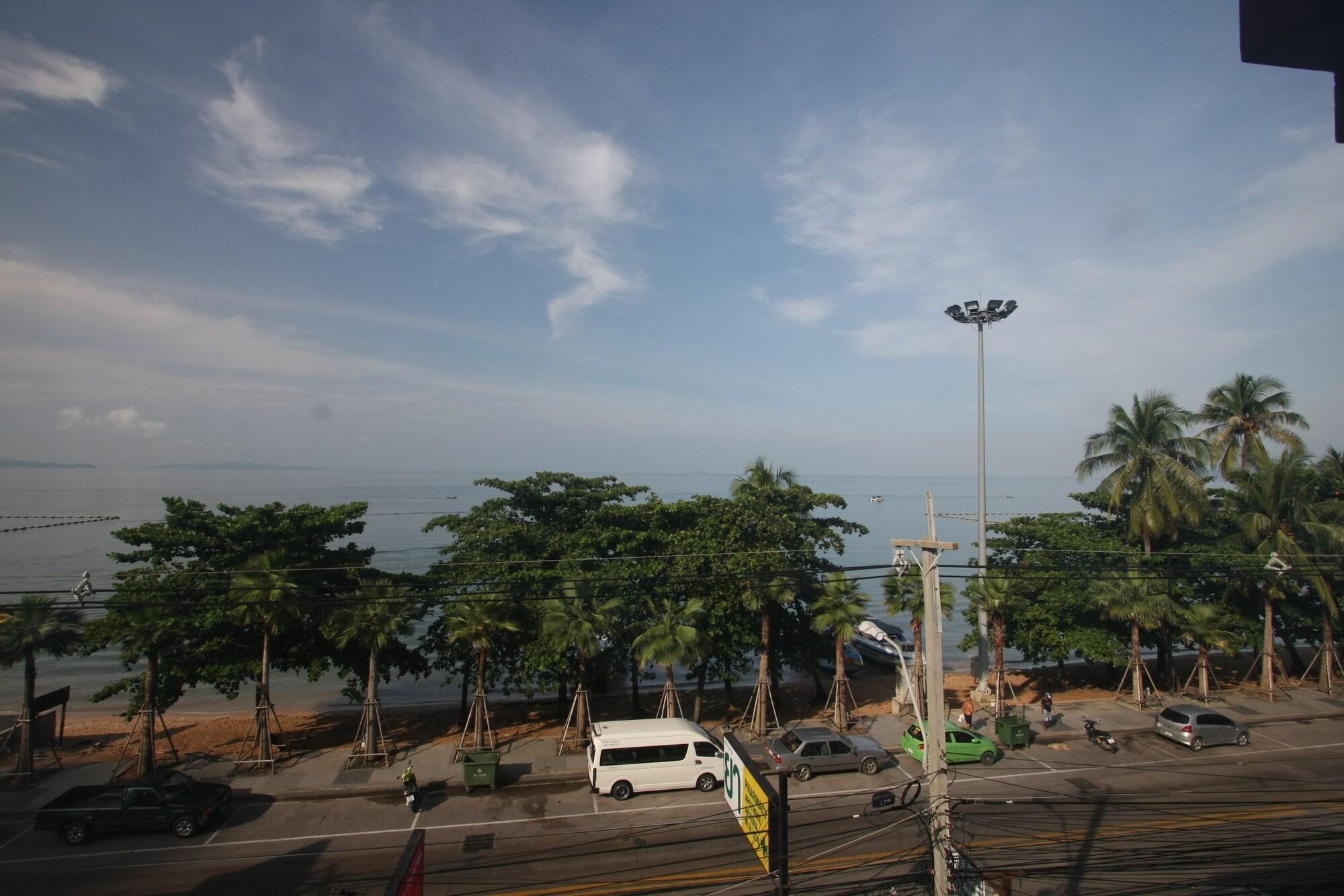 Vista Exterior Chantorn Jomtien Guesthouse 1