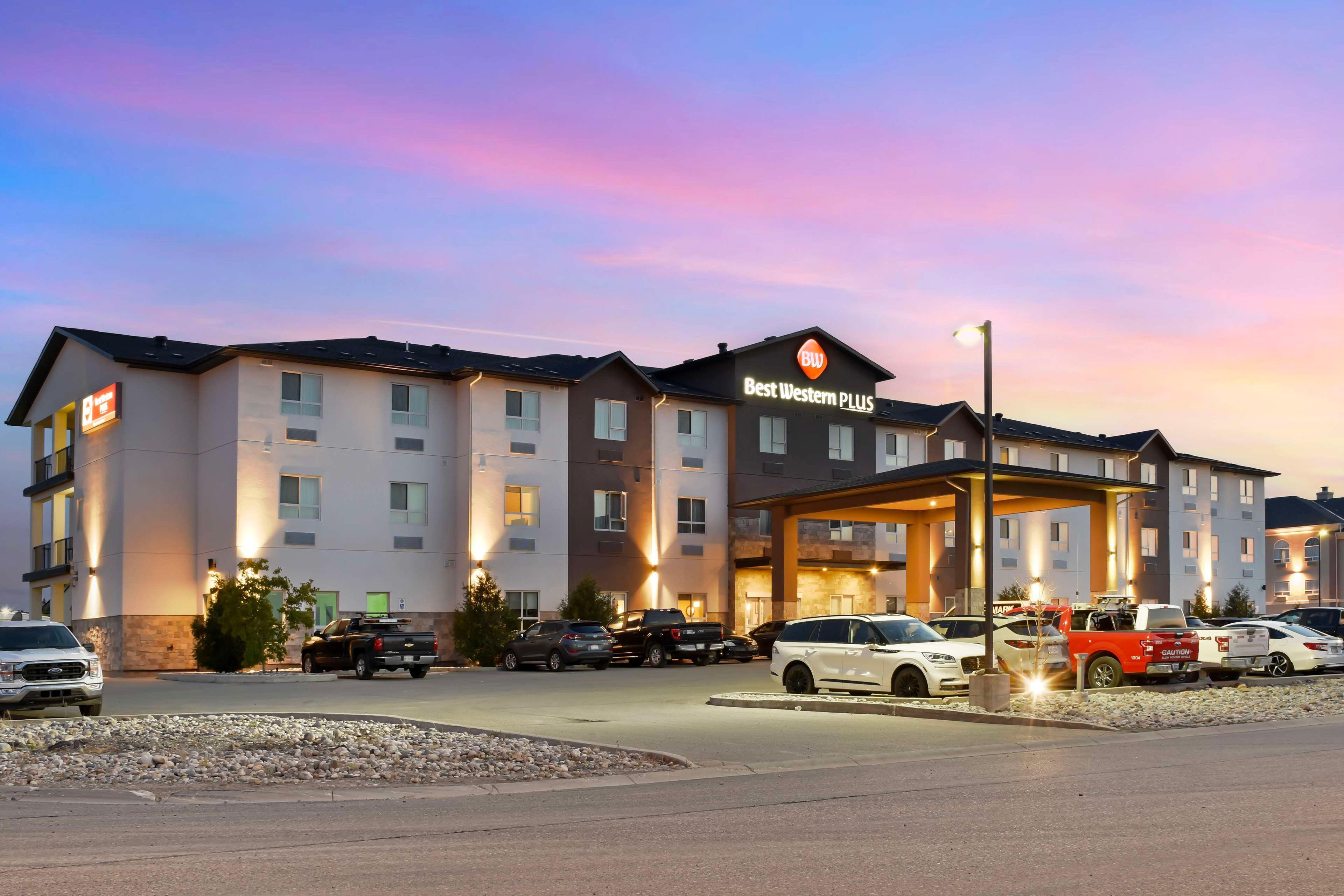 Vista Exterior Best Western Plus Moosomin Hotel