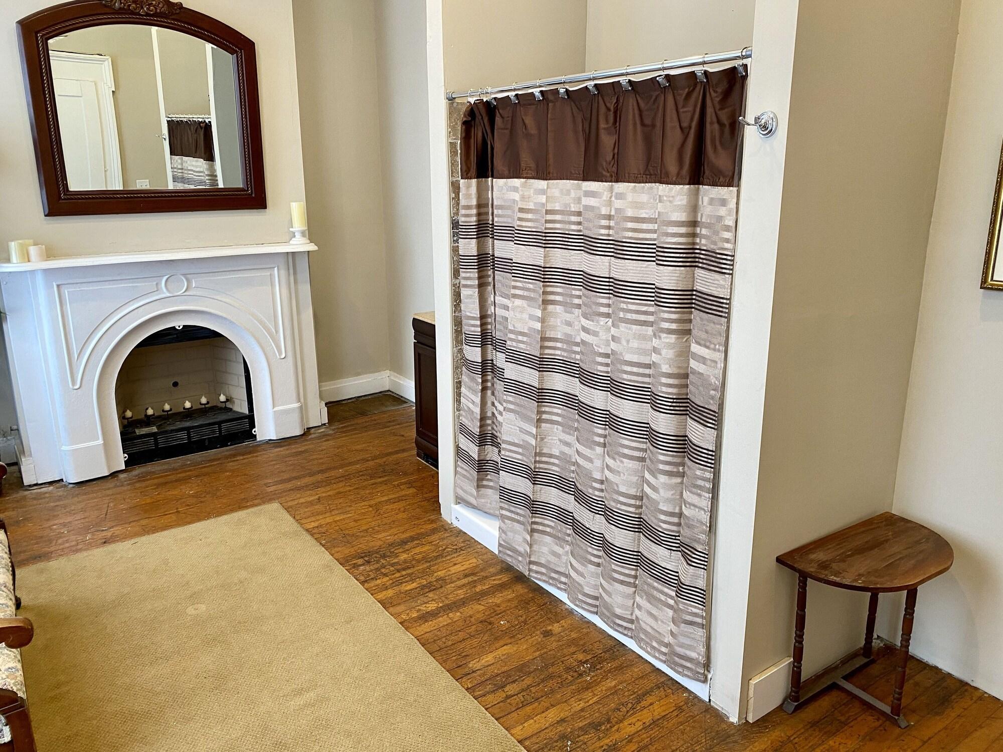 Equipamiento de Habitación Historic McDonald Airbnb