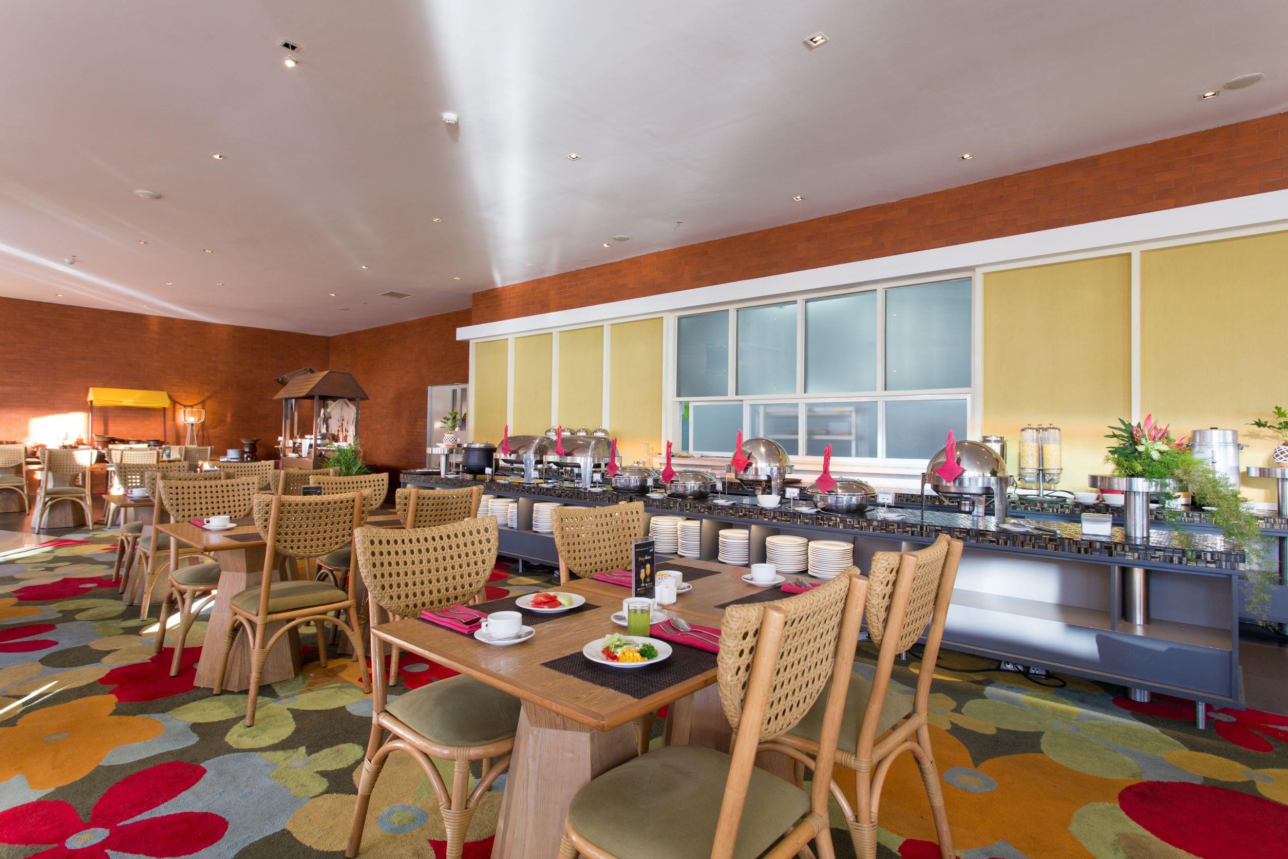 Restaurant Amartahills Hotel and Resort Batu