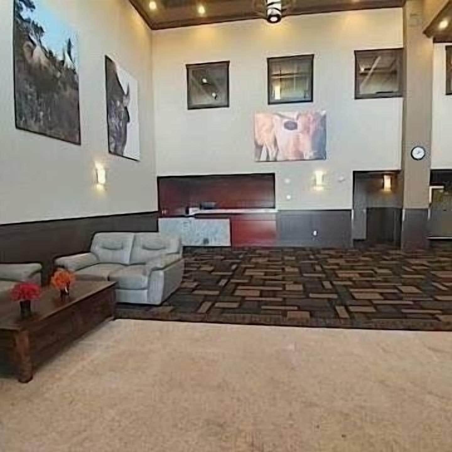 Vista Lobby Nova Inn Wabasca