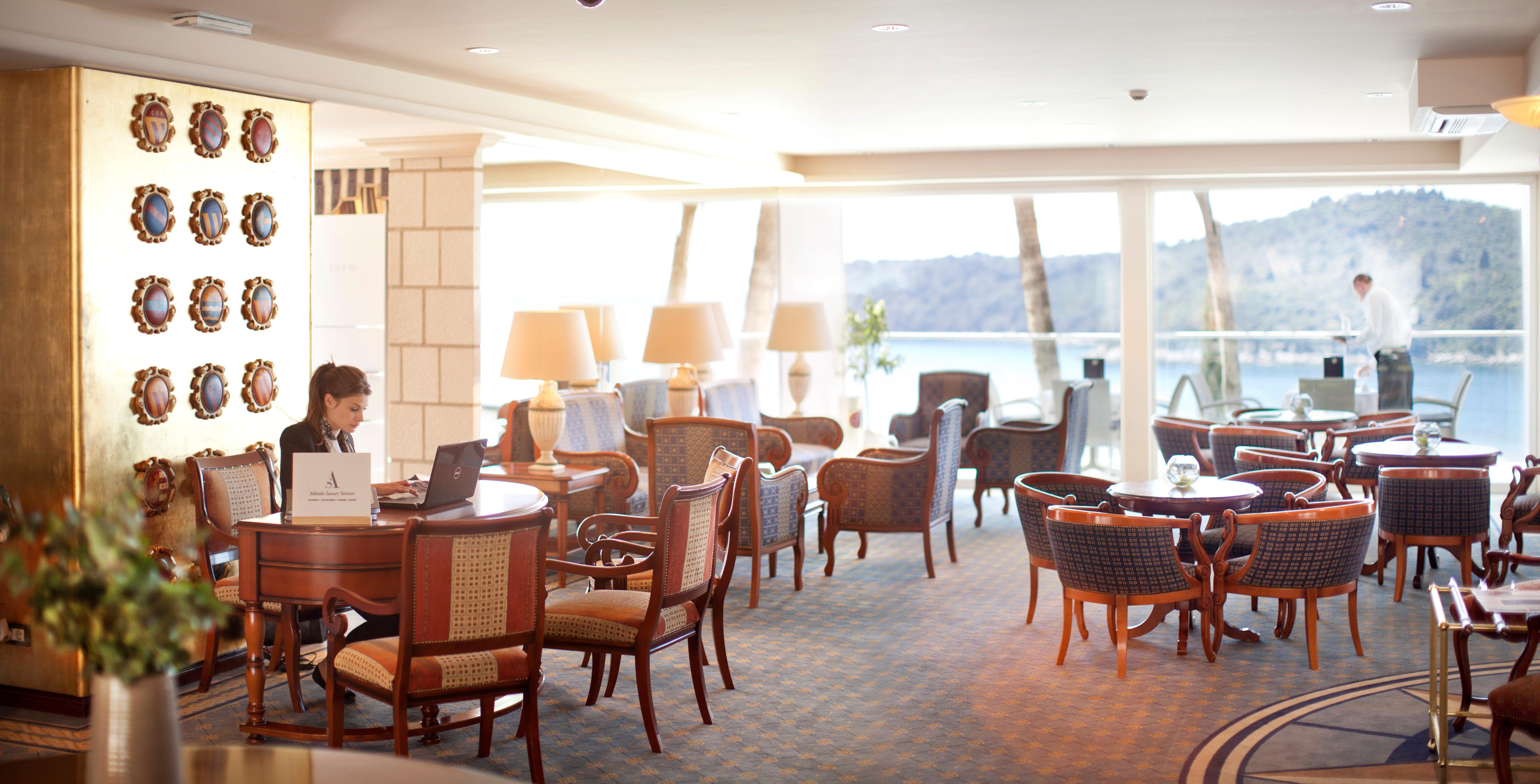 Vista Lobby Villa Glavić